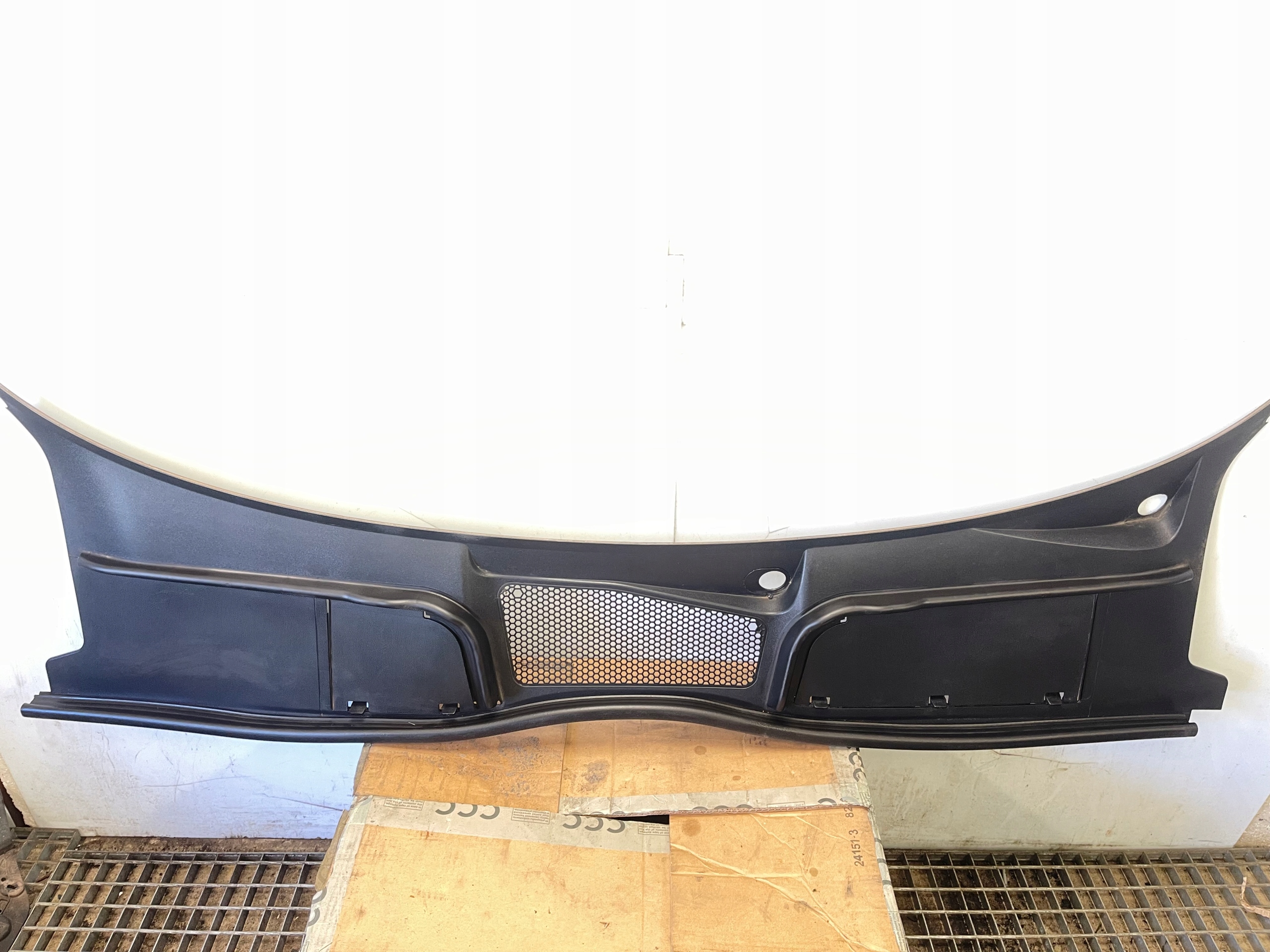 AUDI A4 8W torpedo plastic 8W1819403