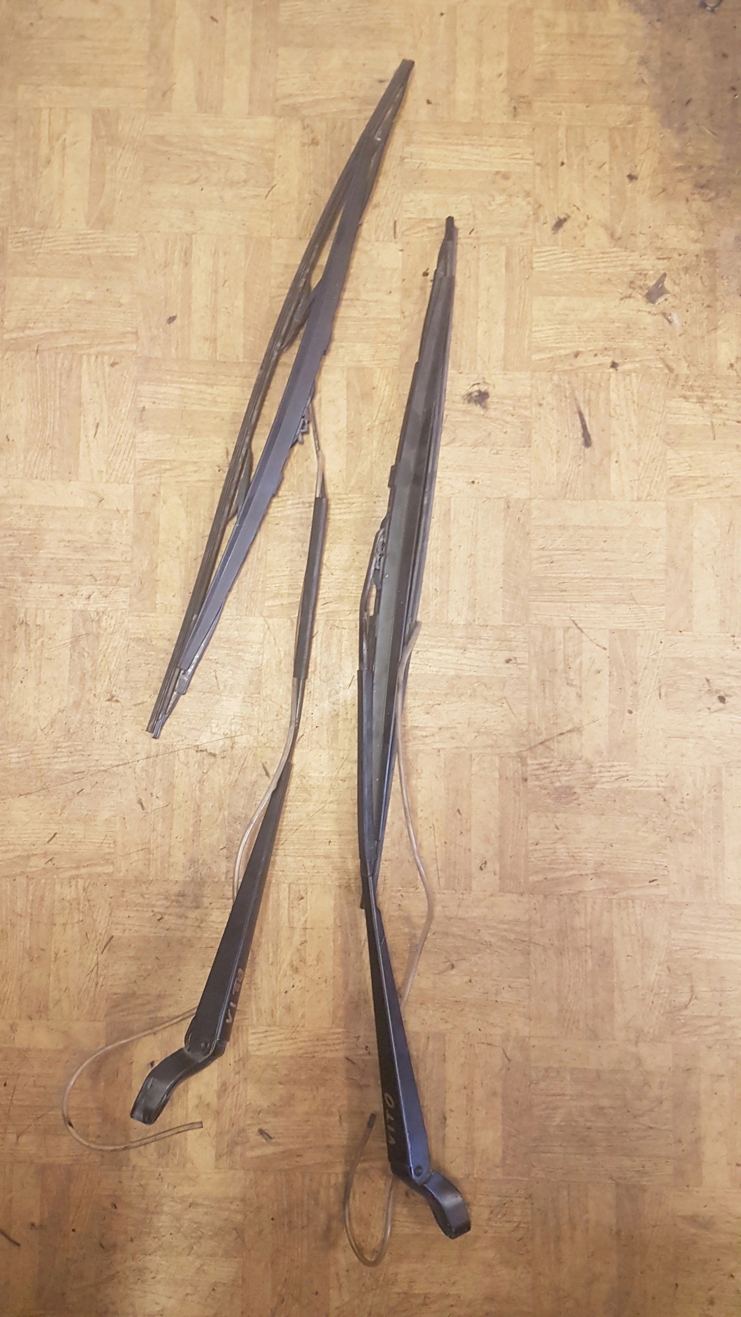 VITO W639 wiper arm front right