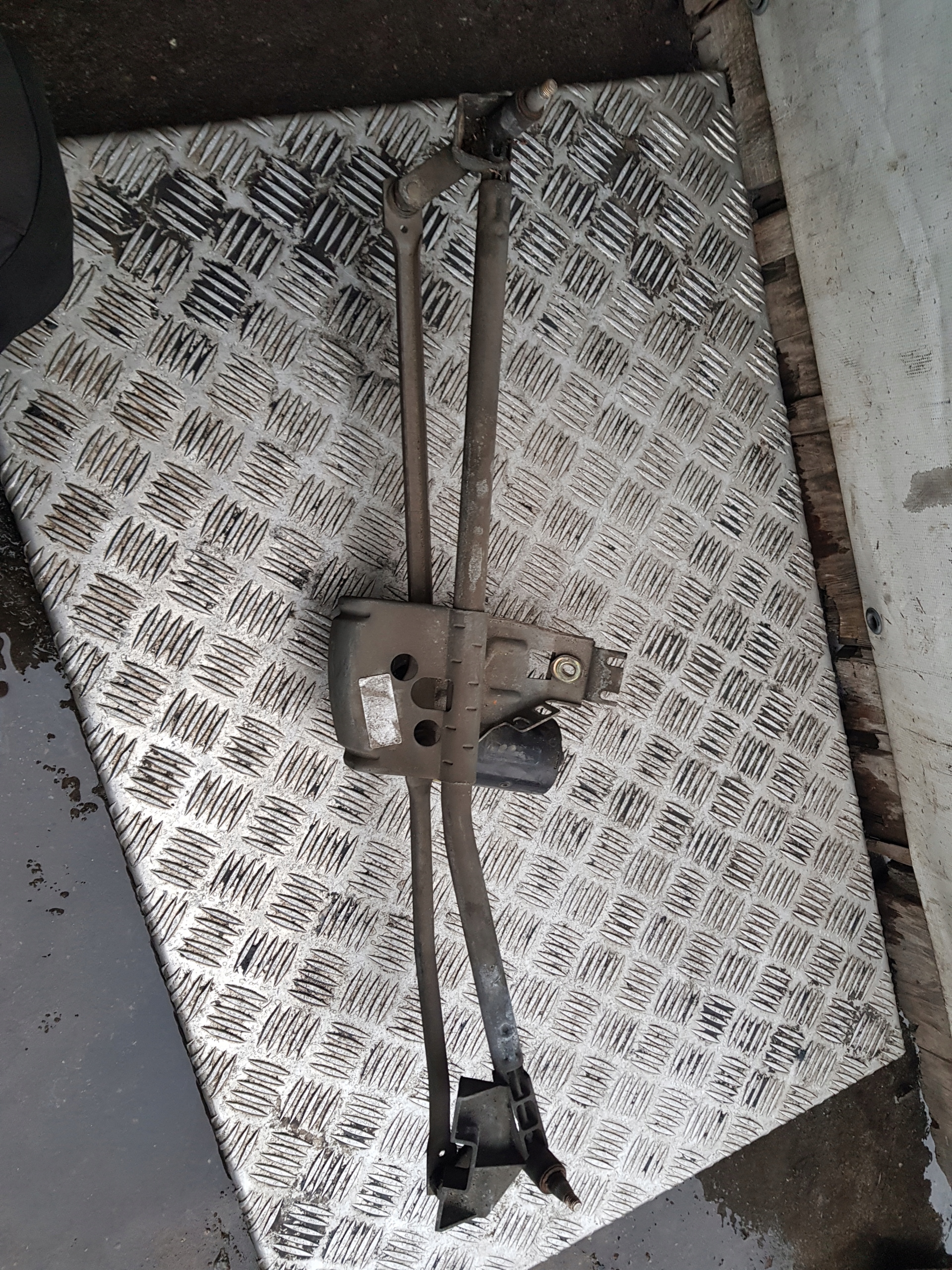 AUDI A6 C4 Wischergestänge NAPED 0390241330