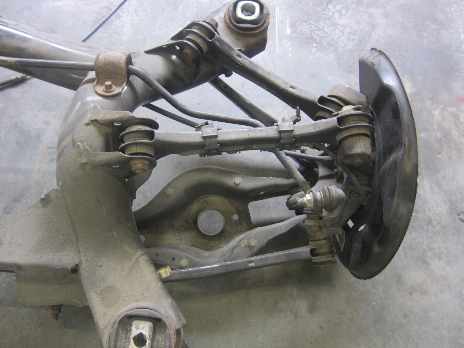 BMW F30 328 arm sususpension swing sider