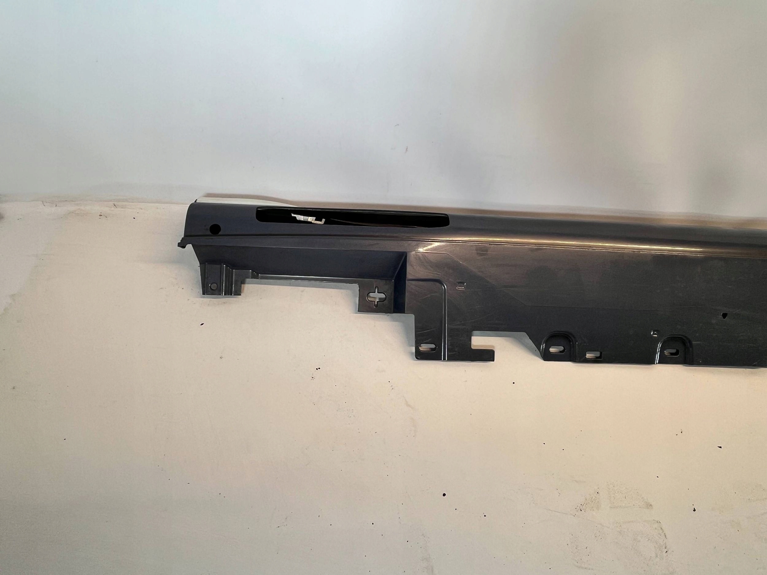 cap threshold BMW 7 G70 9464161