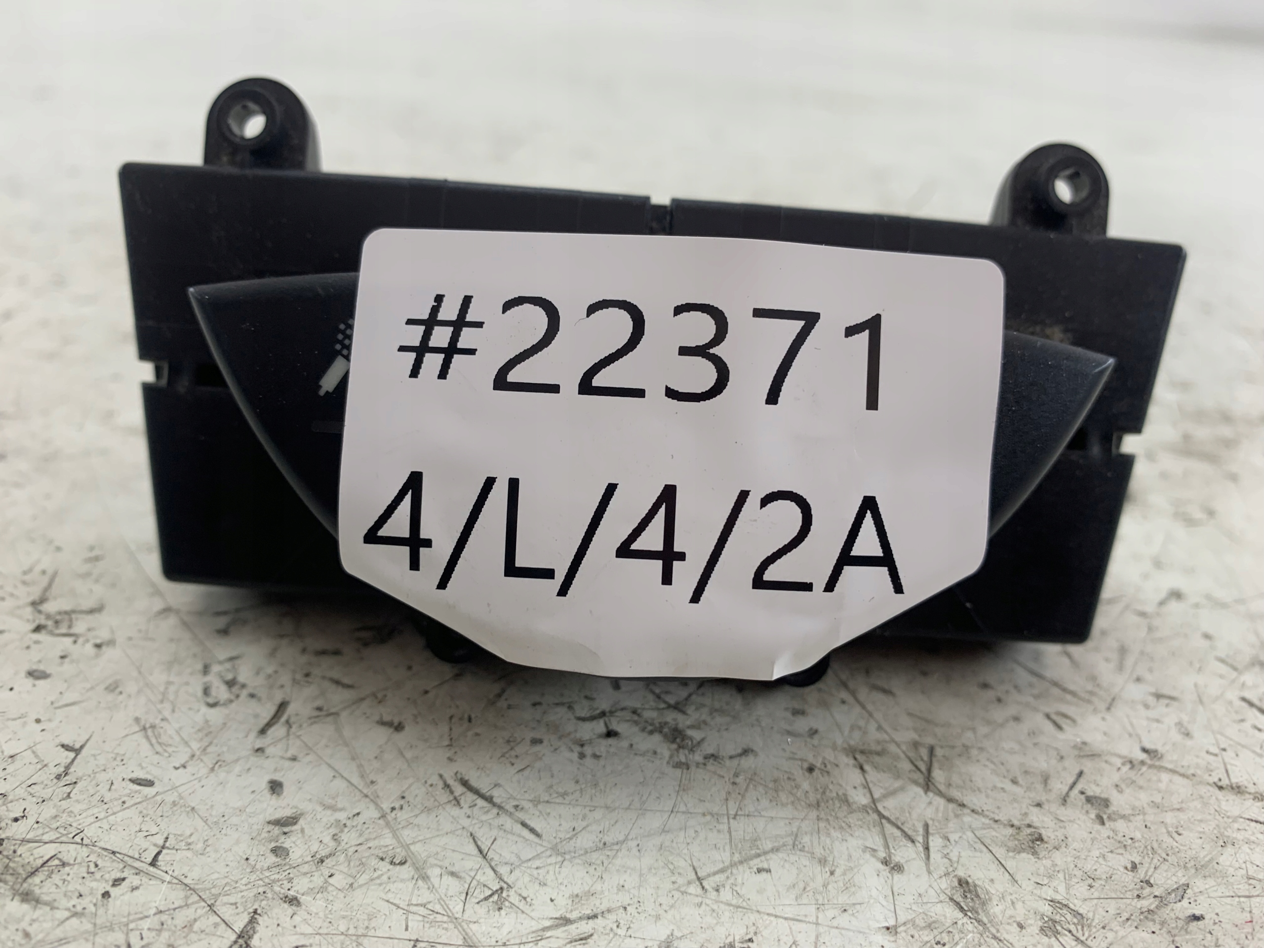 MERCEDES W211 PANEL switch MIKROFONU 2118211179