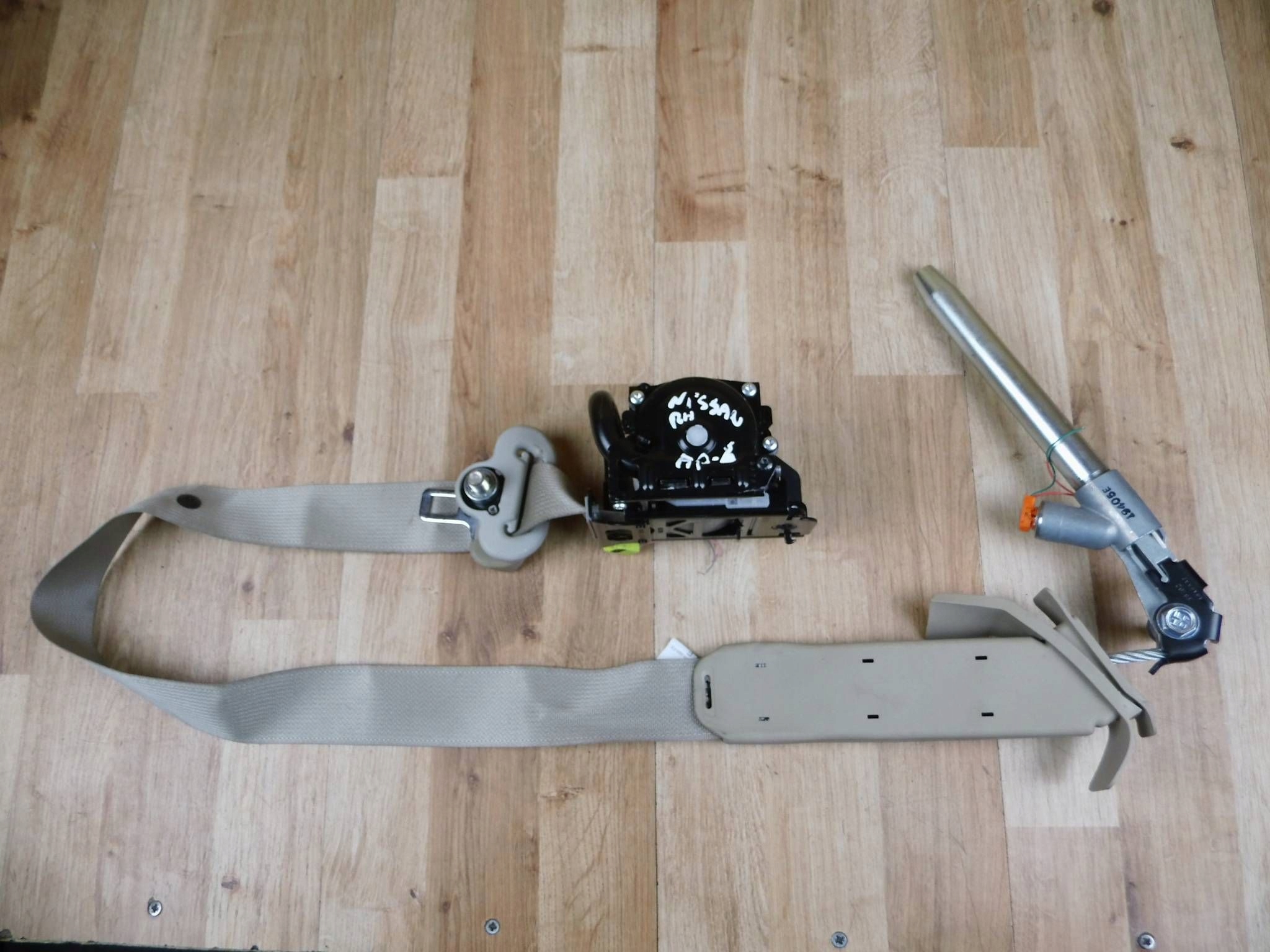 Nissan X-Trail T32 tension belt safety seat left front front