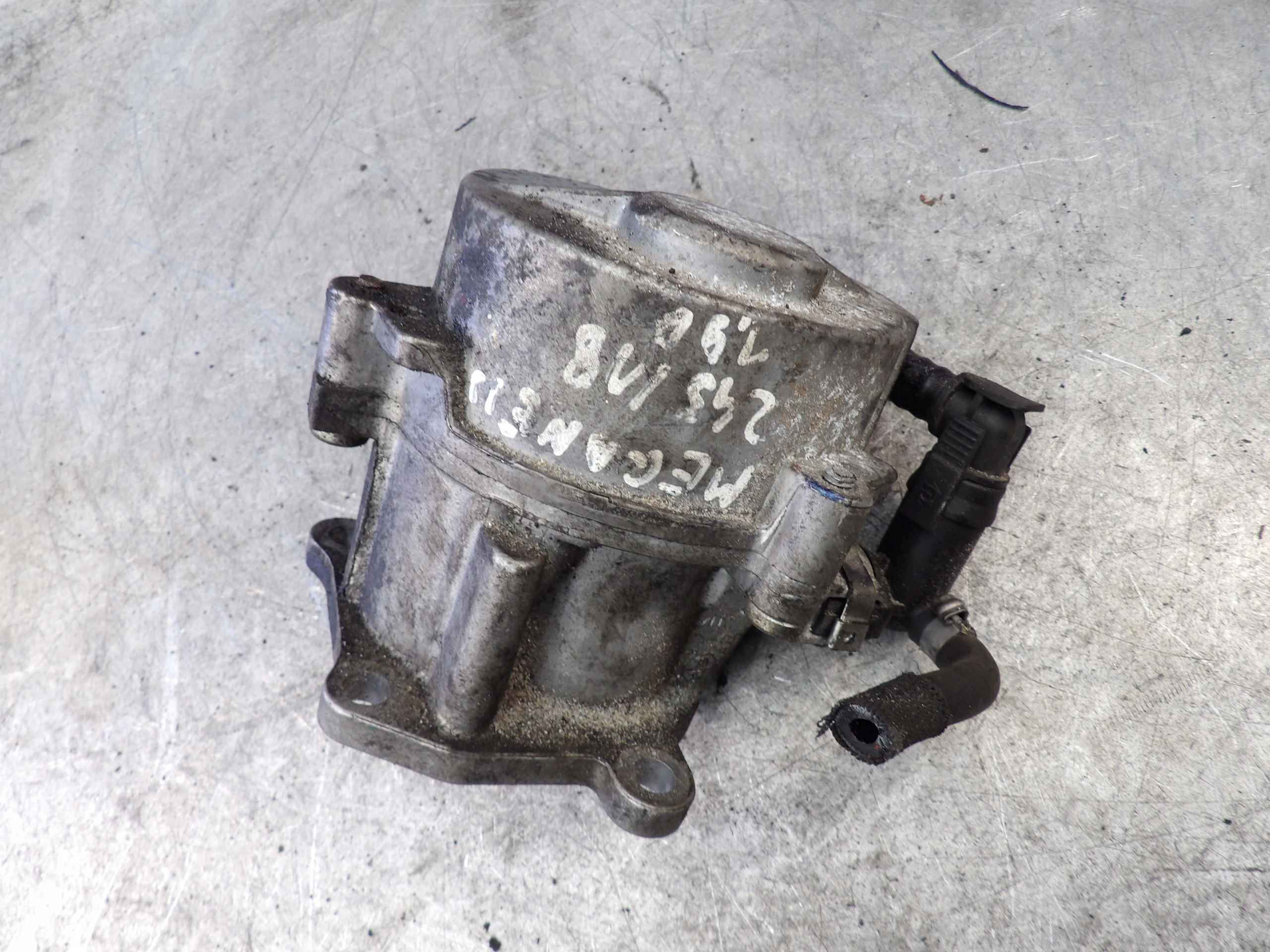 Renault Megane II 1,9D vacum Pompa 163322916