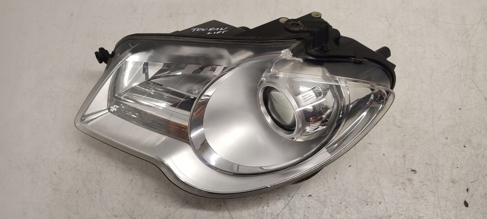 light front front left VW Touran and LIFT 1,4 TSI