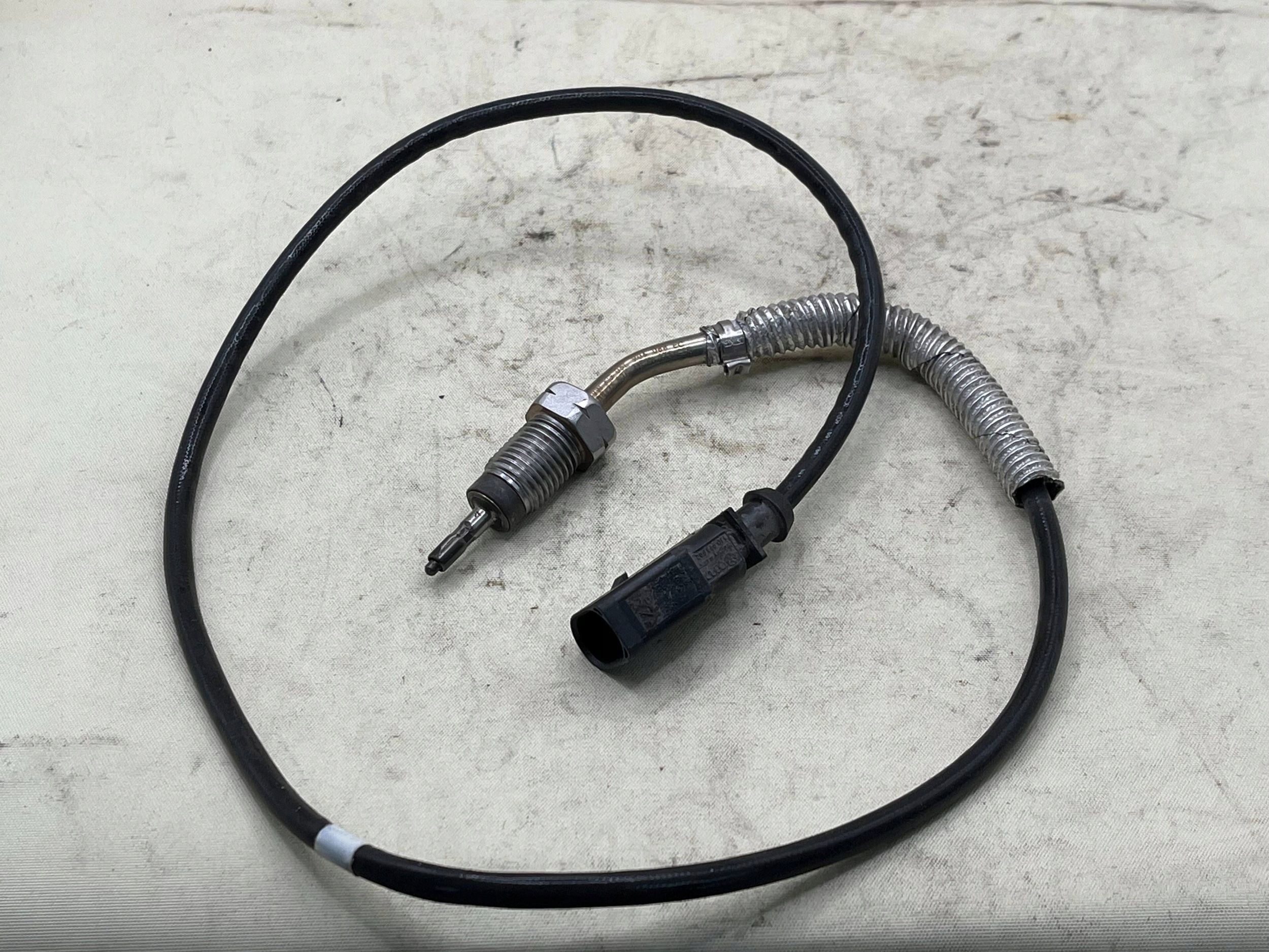 Sensor TEMPERATURY Gase 03L906088EC PASSAT GOLF !J