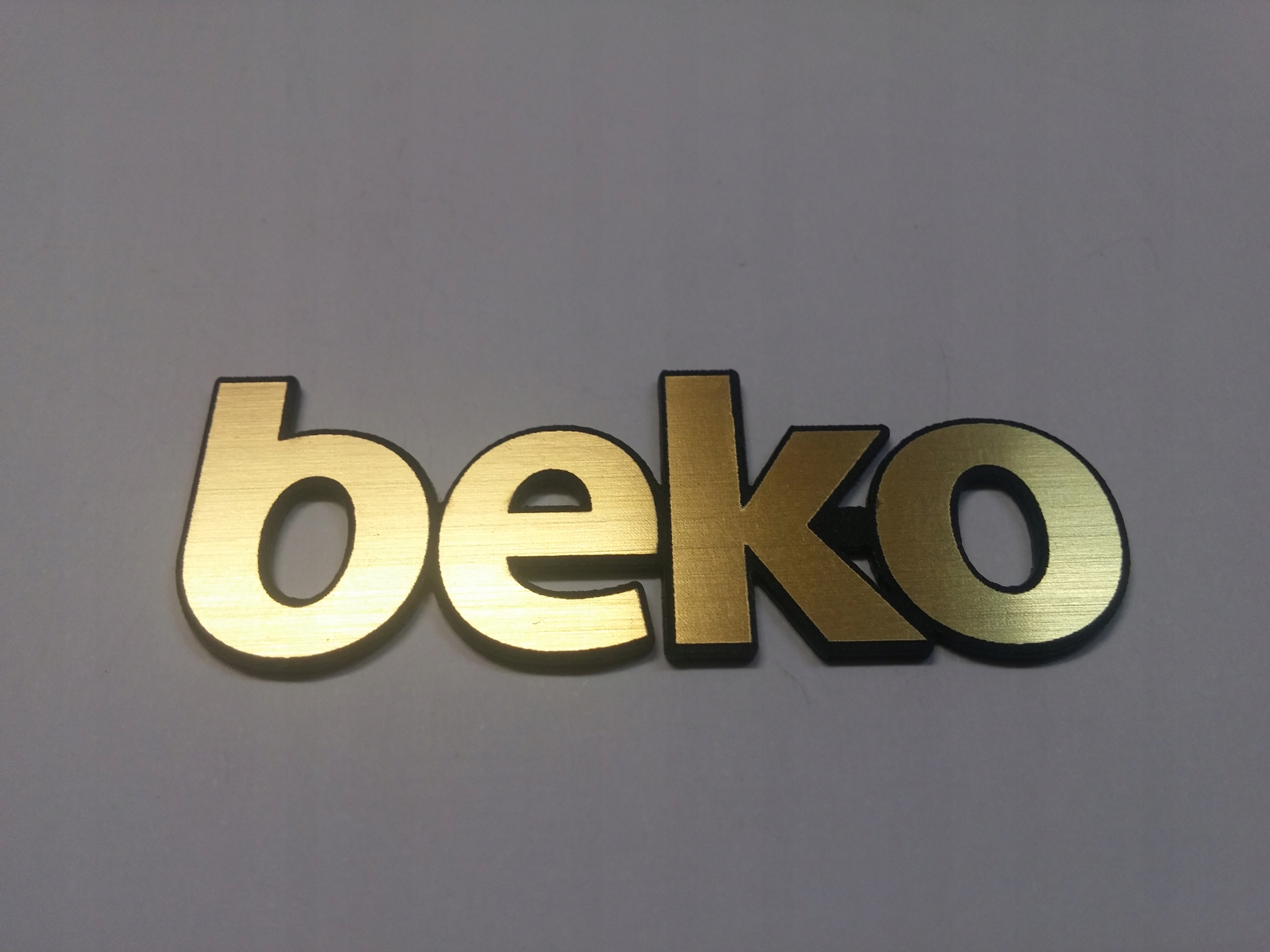

Beko naklejka emblemat 54 x 19 mm *złota