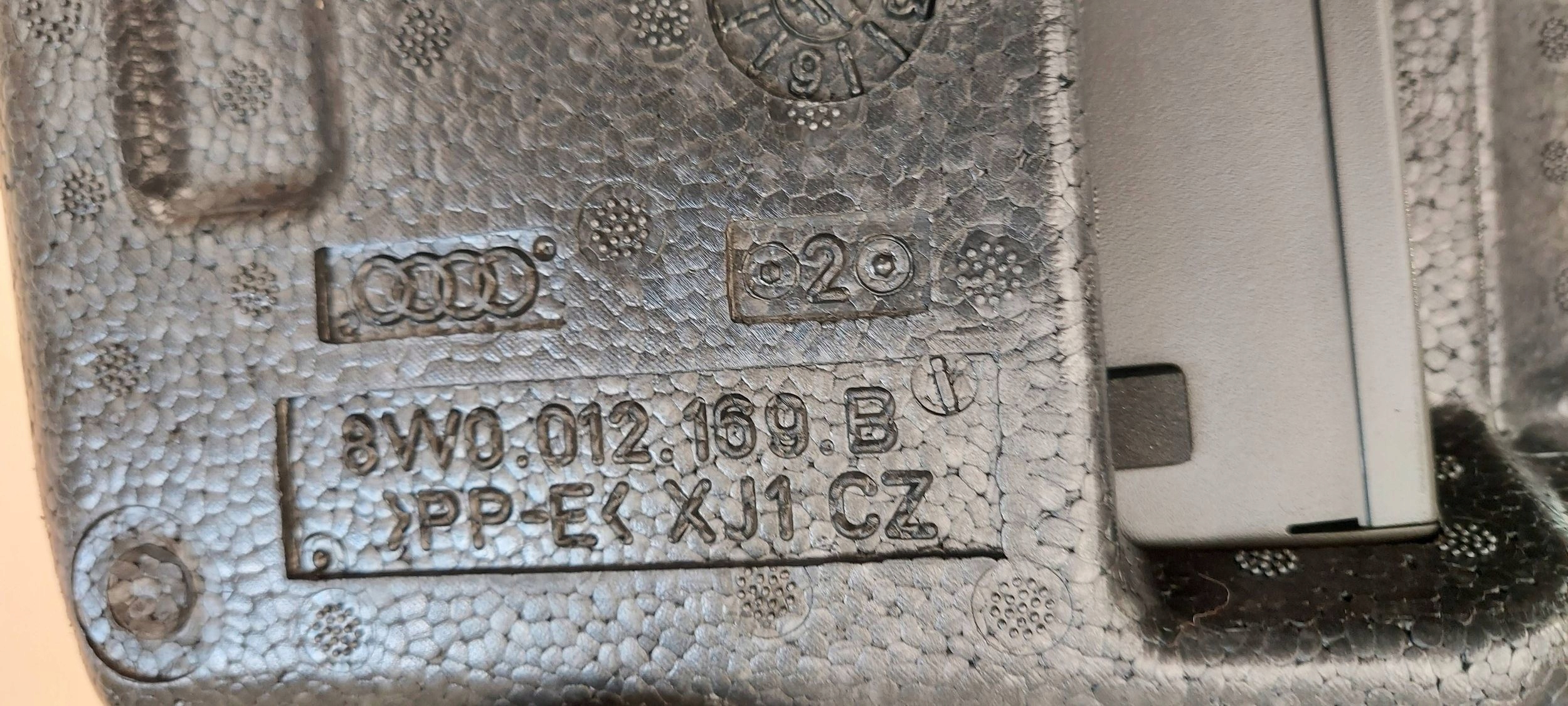 CRIC MARTINETTO AUDI A4 B9 8W0012169B