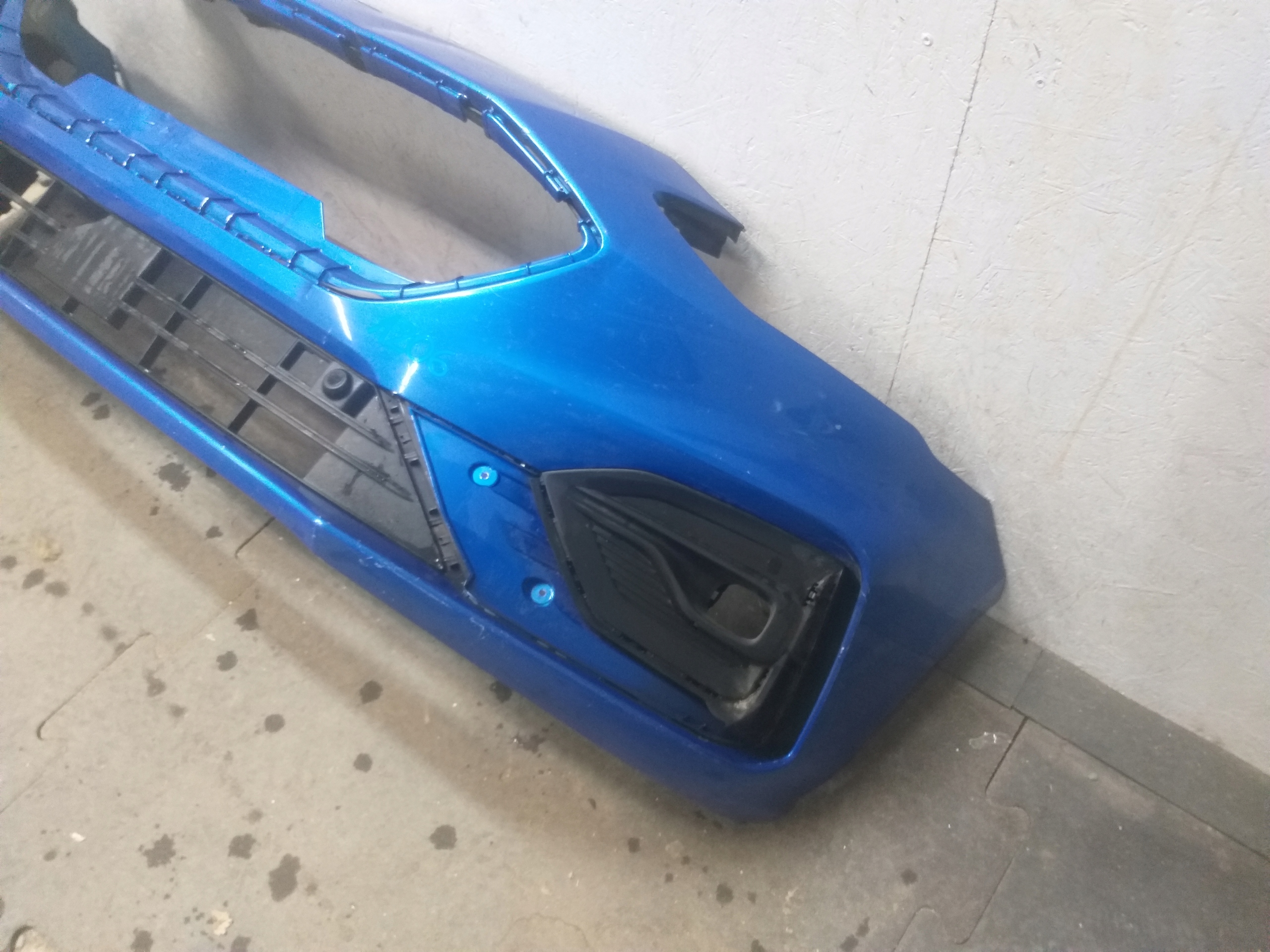 nárazník predok FORD FOCUS MK4 ST