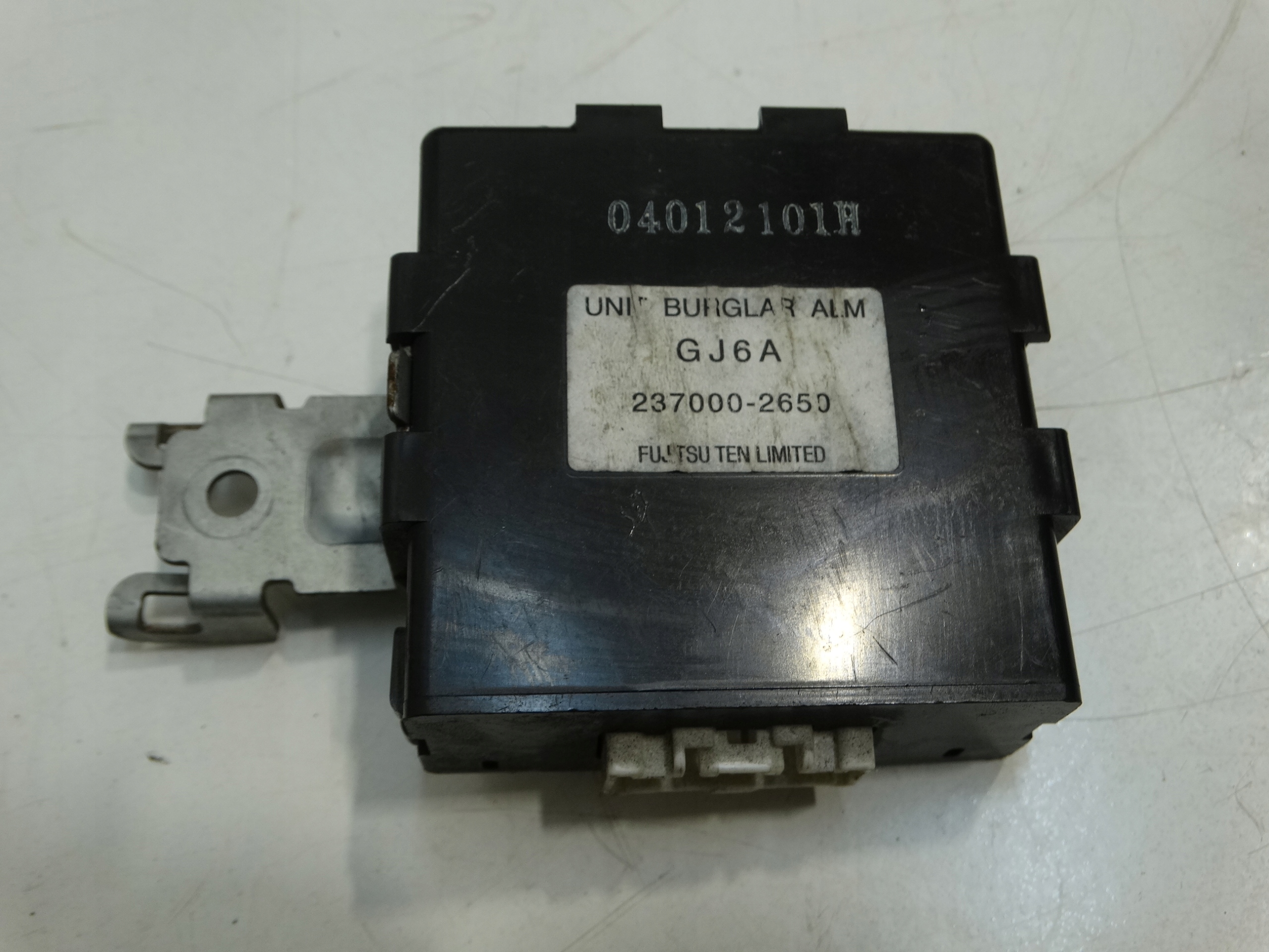 module alarm module control unit MAZDA 6 GG 237000-2650 02-07R.