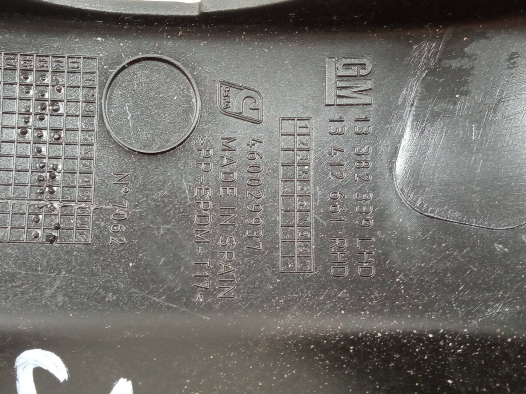 obal volantu kryt volantu 13382339 Opel Corsa V (2014- ) E