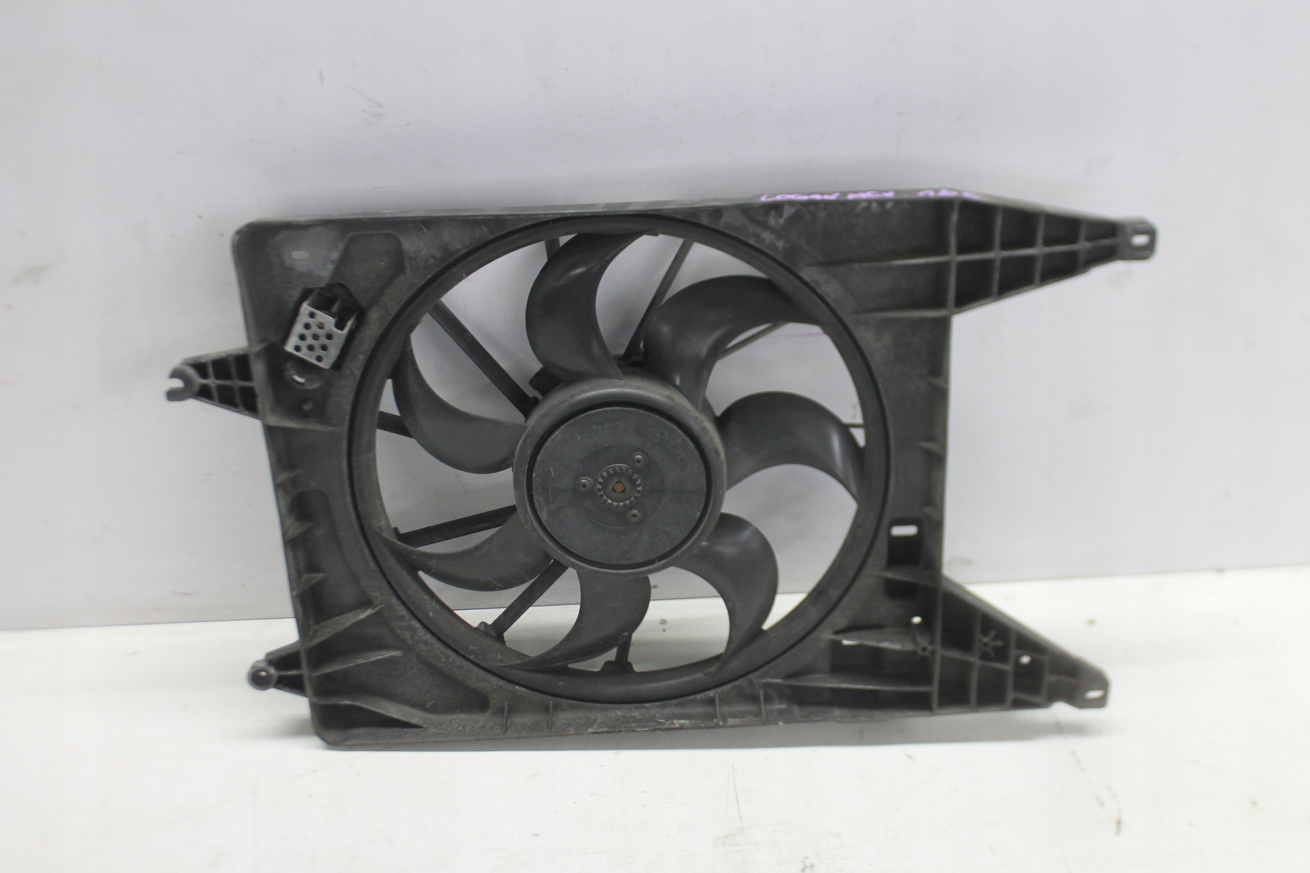 ventilátor chladiče 8200765566B DACIA LOGAN MCV 1.6 16V 06-13