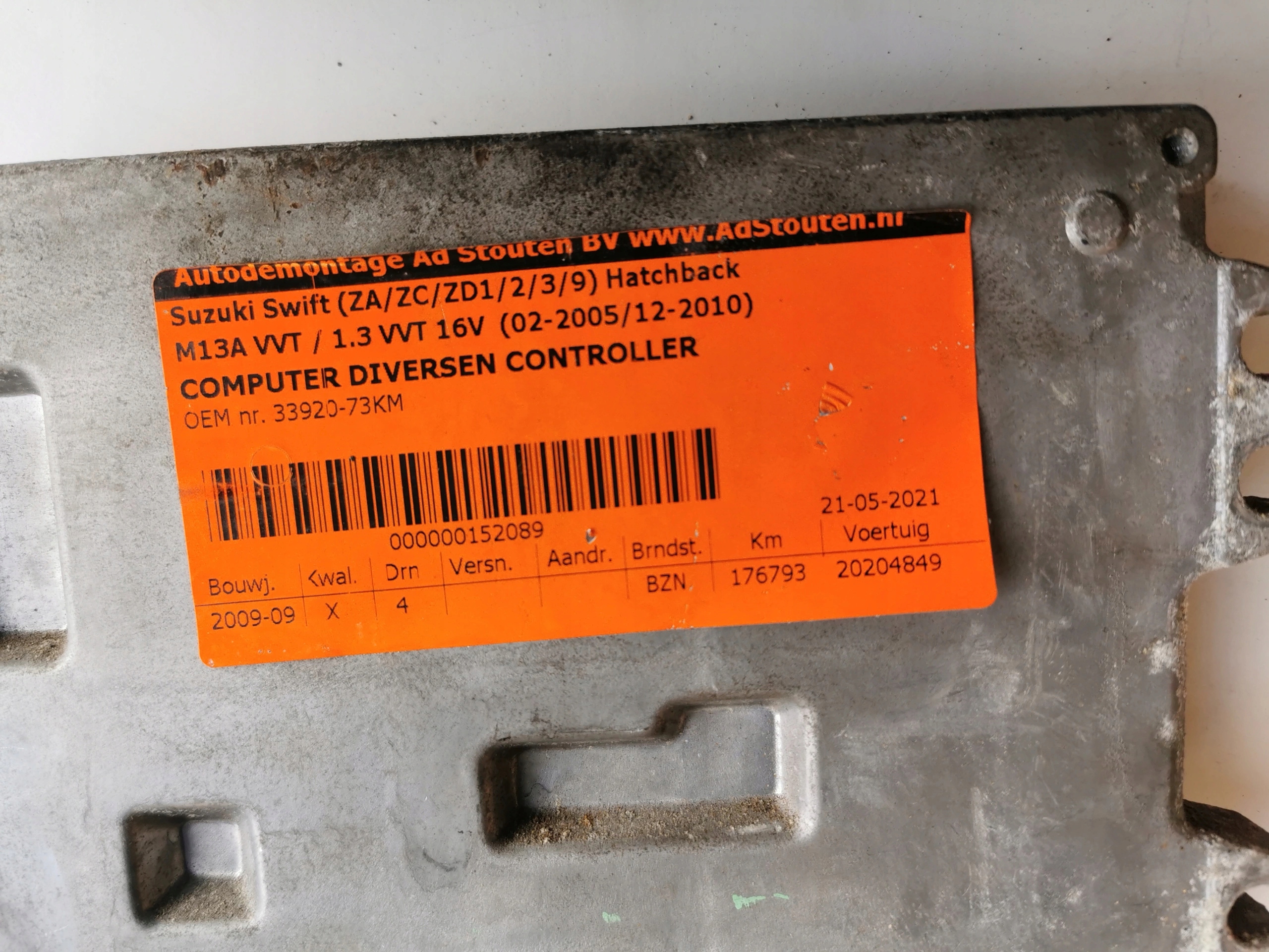 SUZUKI SWIFT 1.3B 33920-73KM 112300-8212 Computer