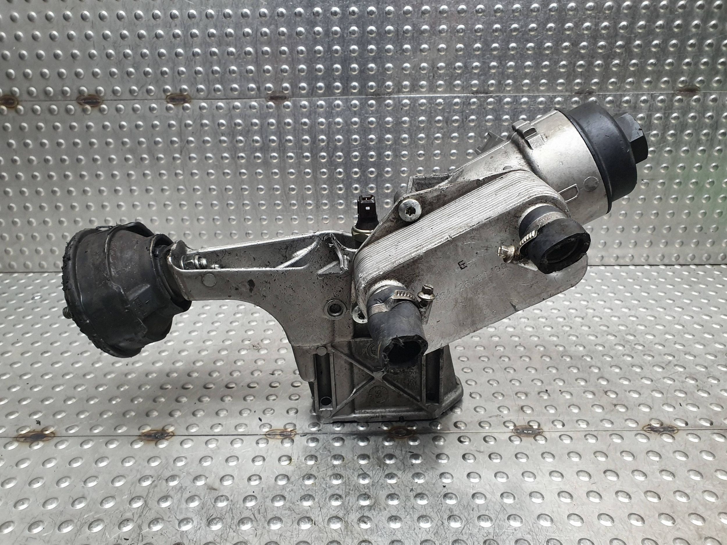Ölfiltergehäuse 2246981 BMW 3 E46 2.0 D M47