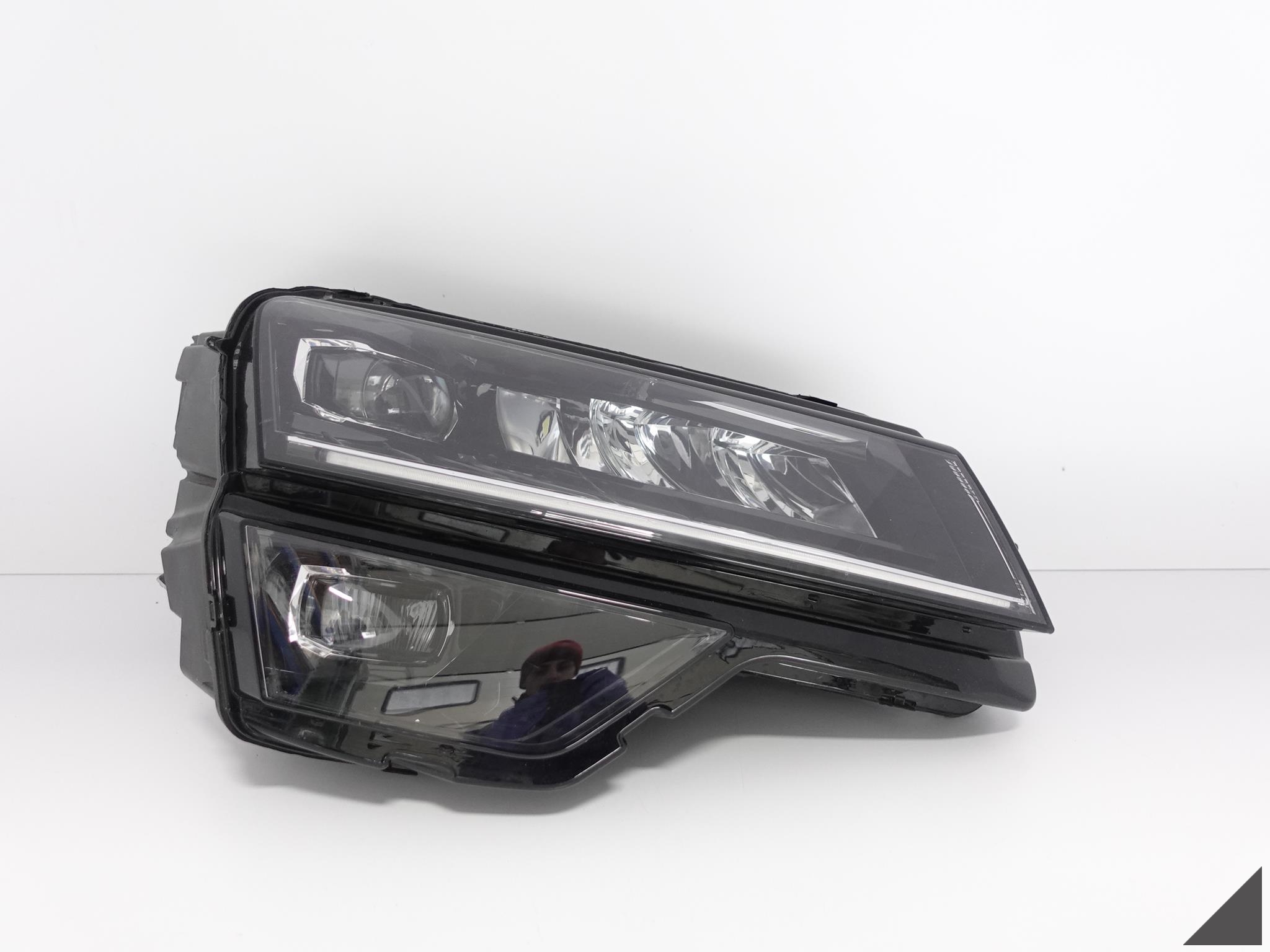 SKODA KAROQ 57B 18- light FULL LED right EUROPA