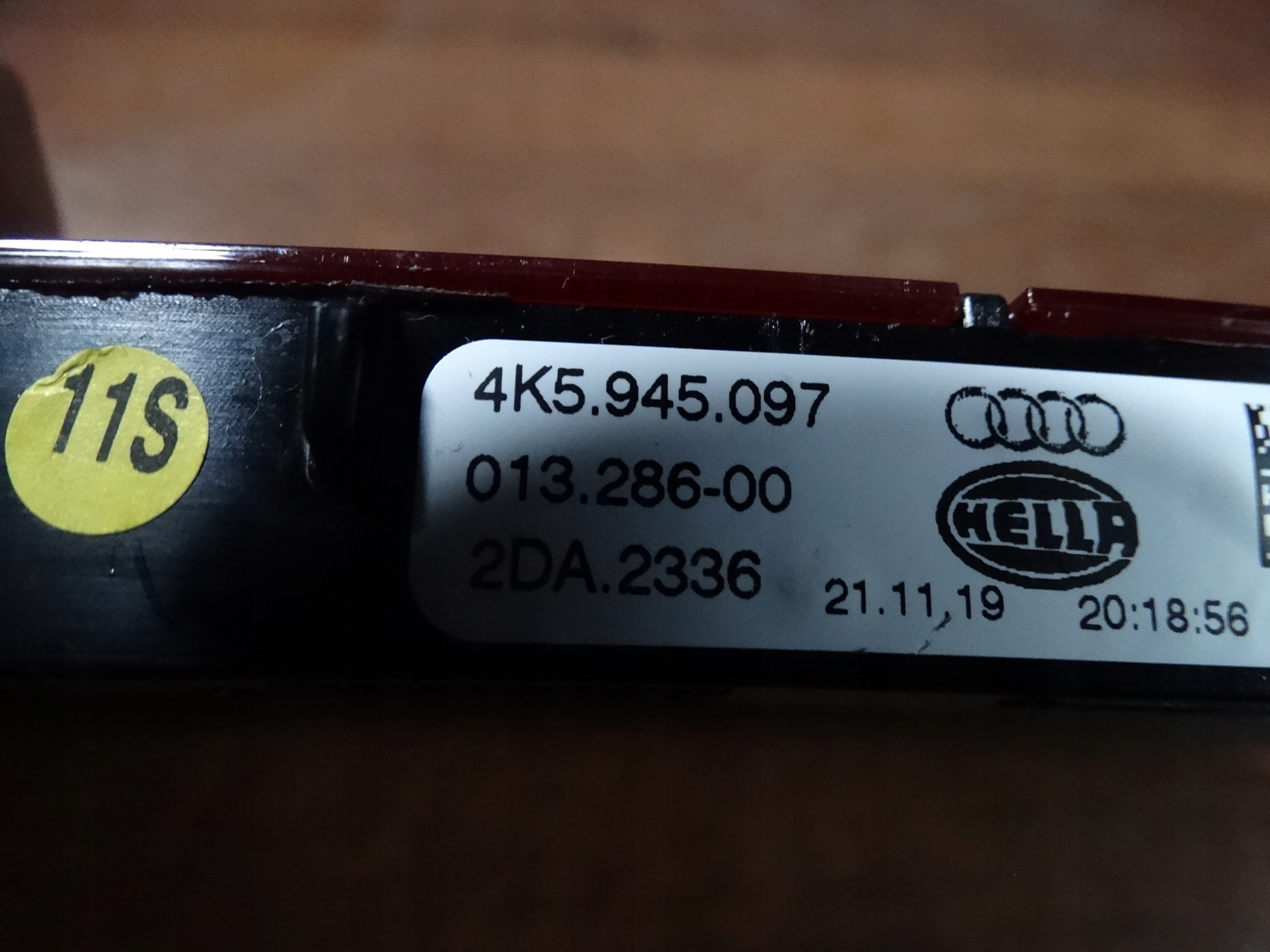 IDEALNE light STOP TRZECIE AUDI A6 C8 sedan 1