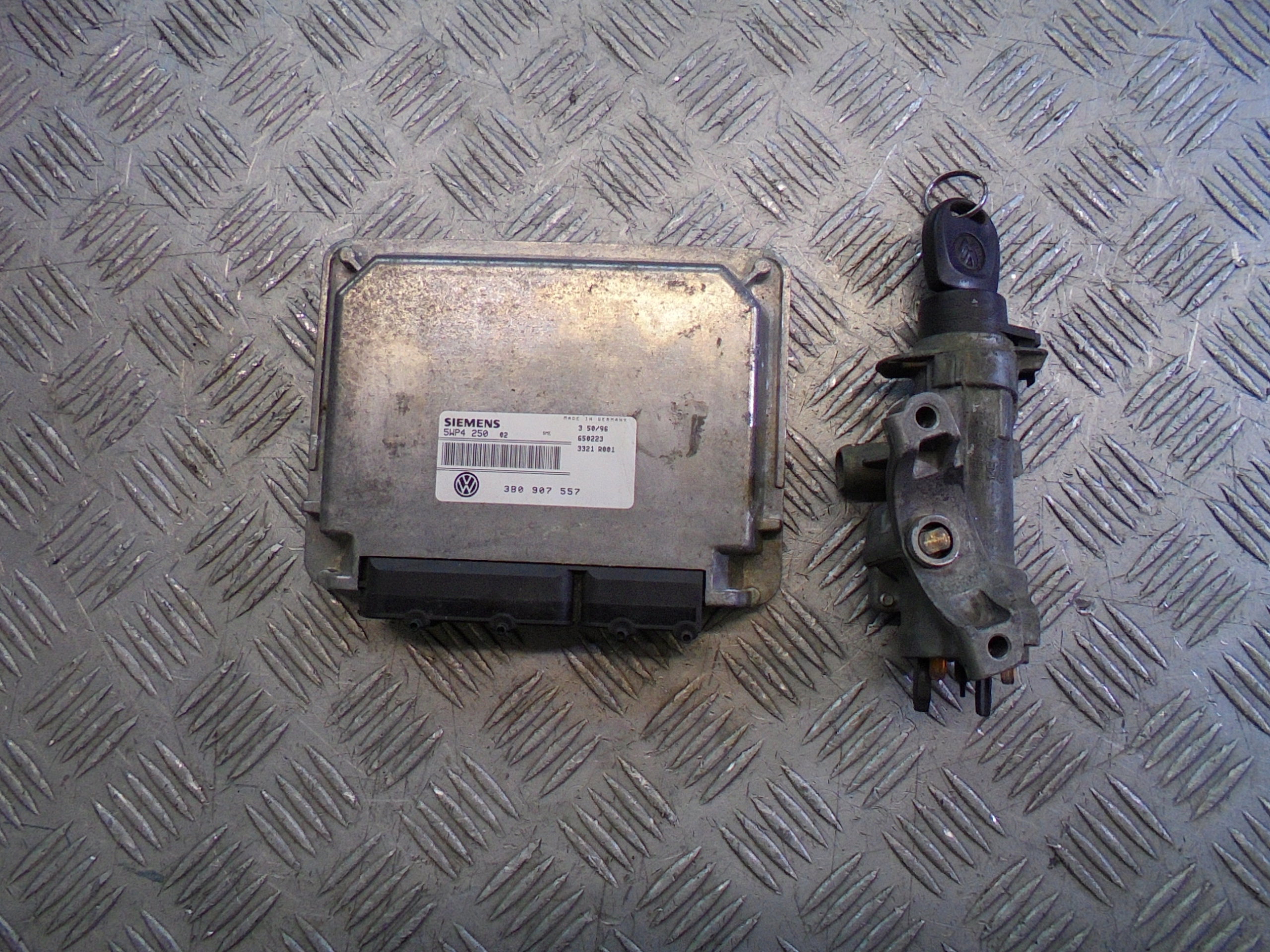 ZESTAW STARTOWY 3B0907557 VW PASSAT B5 1.6 101KM