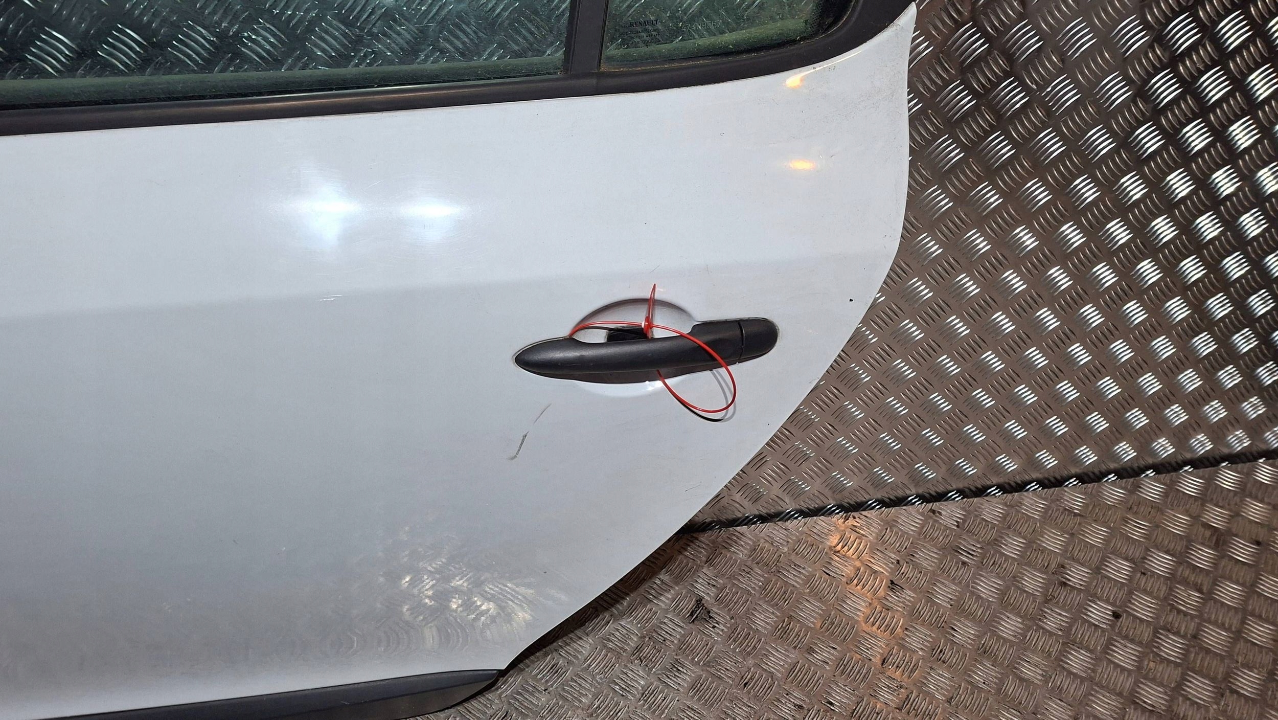 Tür heck links RENAULT MEGANE III HB 2009