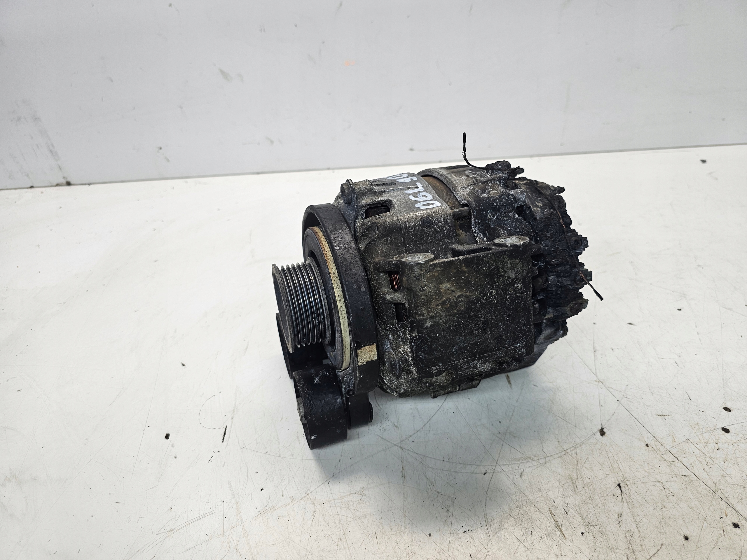 alternator AUDI A4 B9 A5 Q5 06L903018H damaged