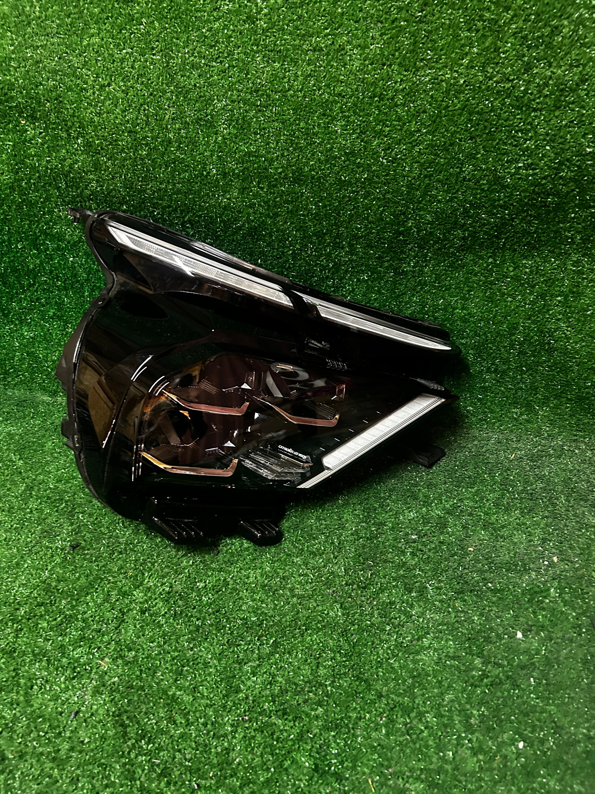 REFLEKTOR right CITROEN C4 III LIFT NR.R