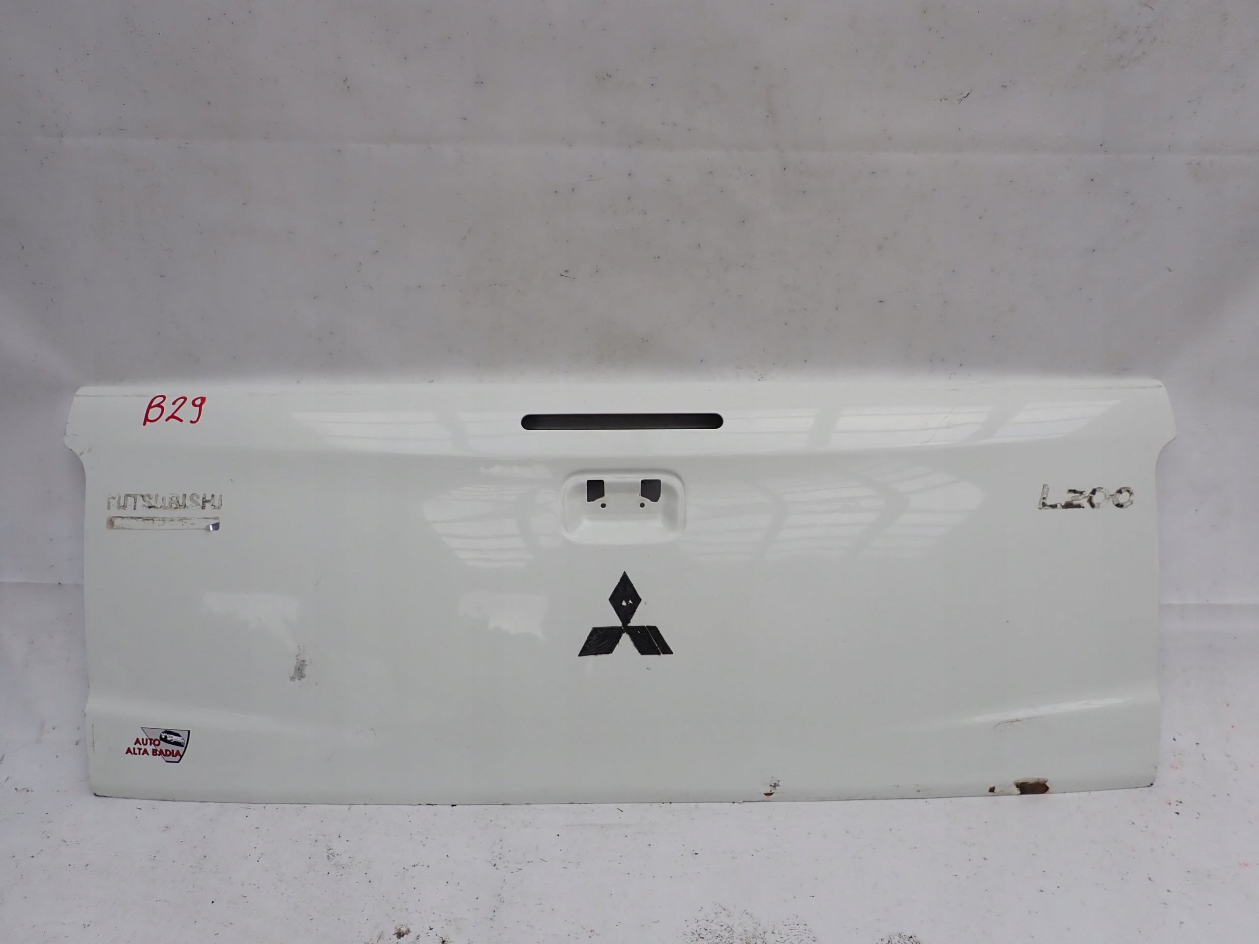 MITSUBISHI L200 15- trunk door boot rear part