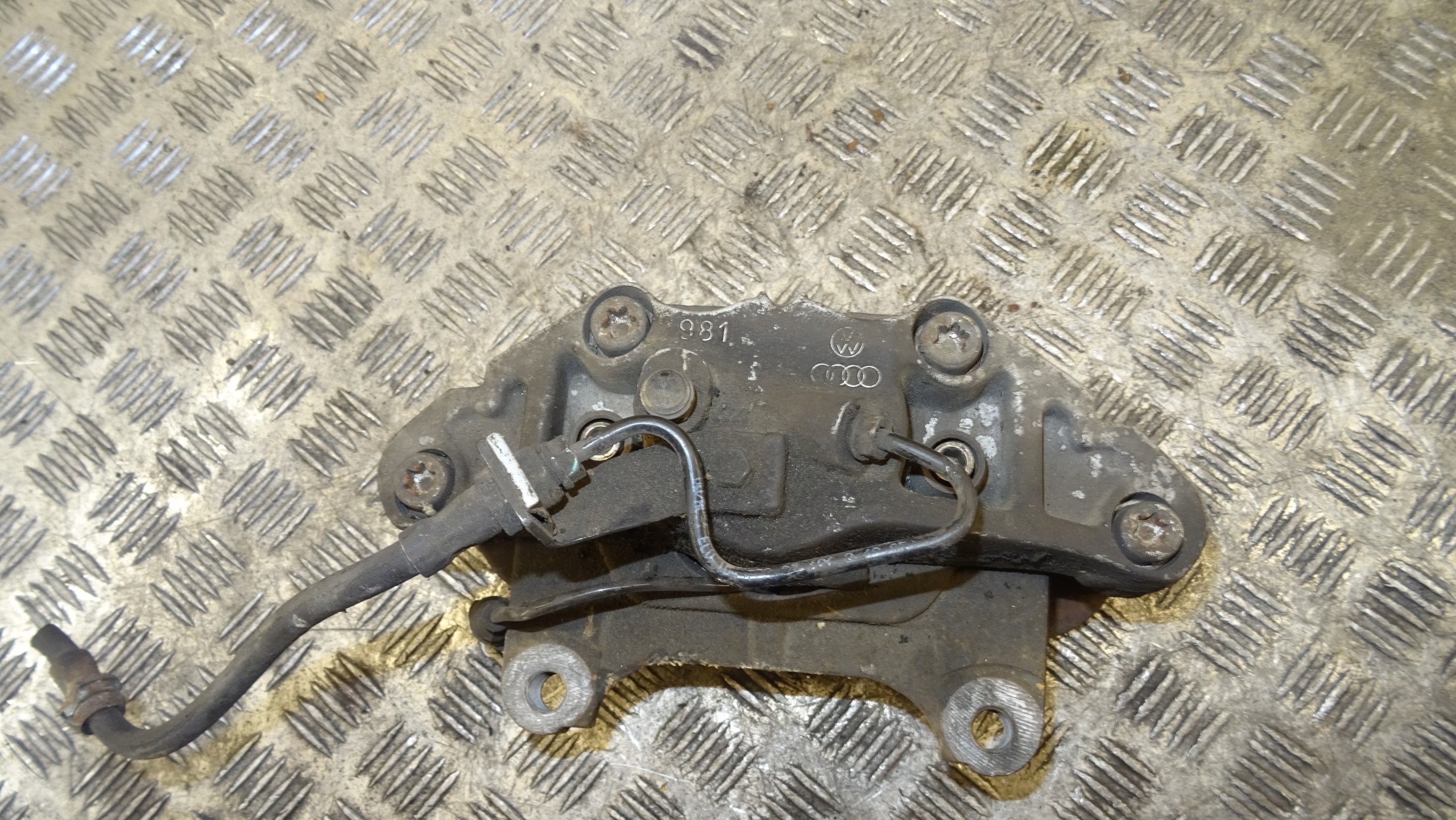 calipers caliper front front left AUDI S3 8P 2.0 TFSI BHZ