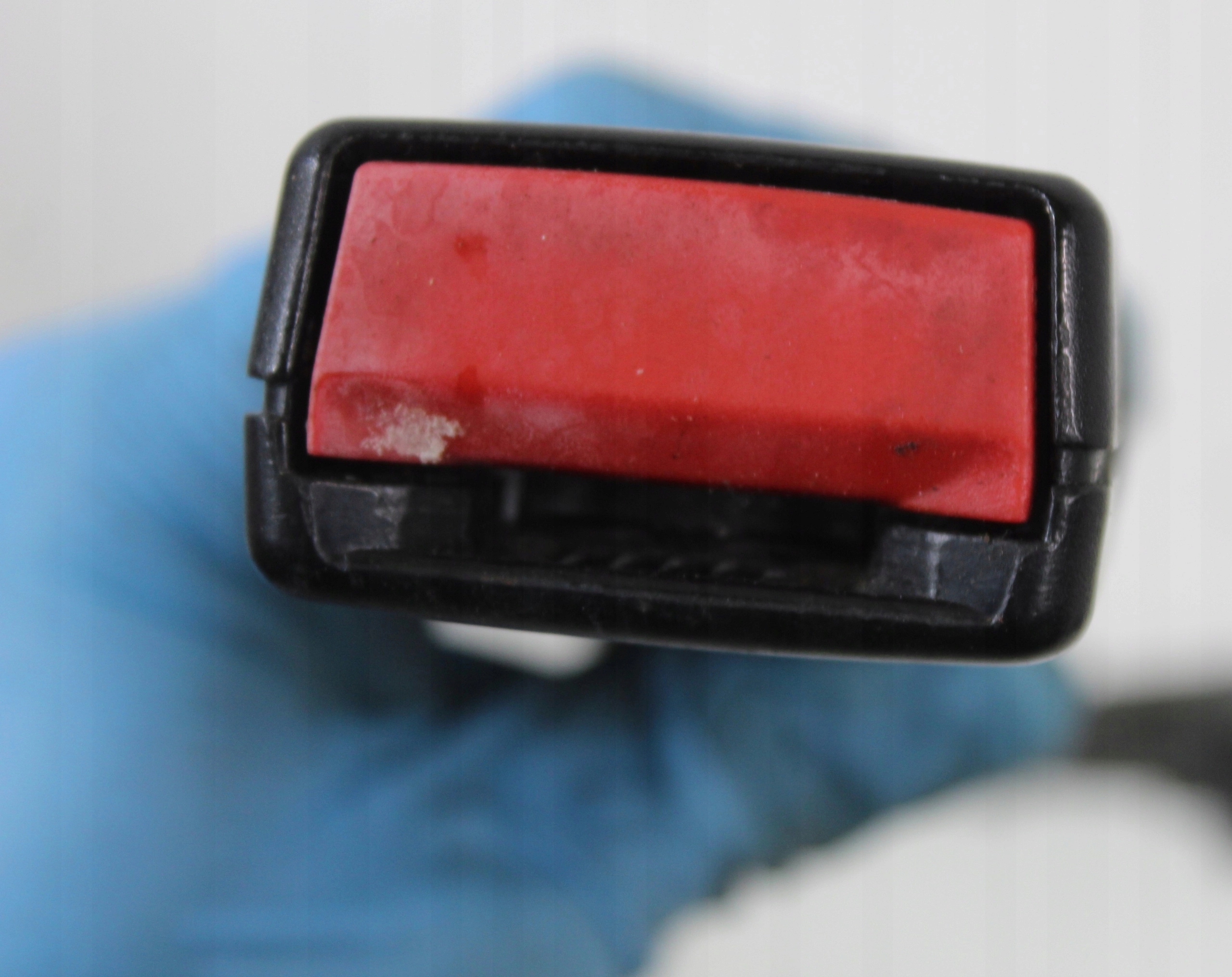 натяжитель ремень безопасности правый перед BMW X3 E83