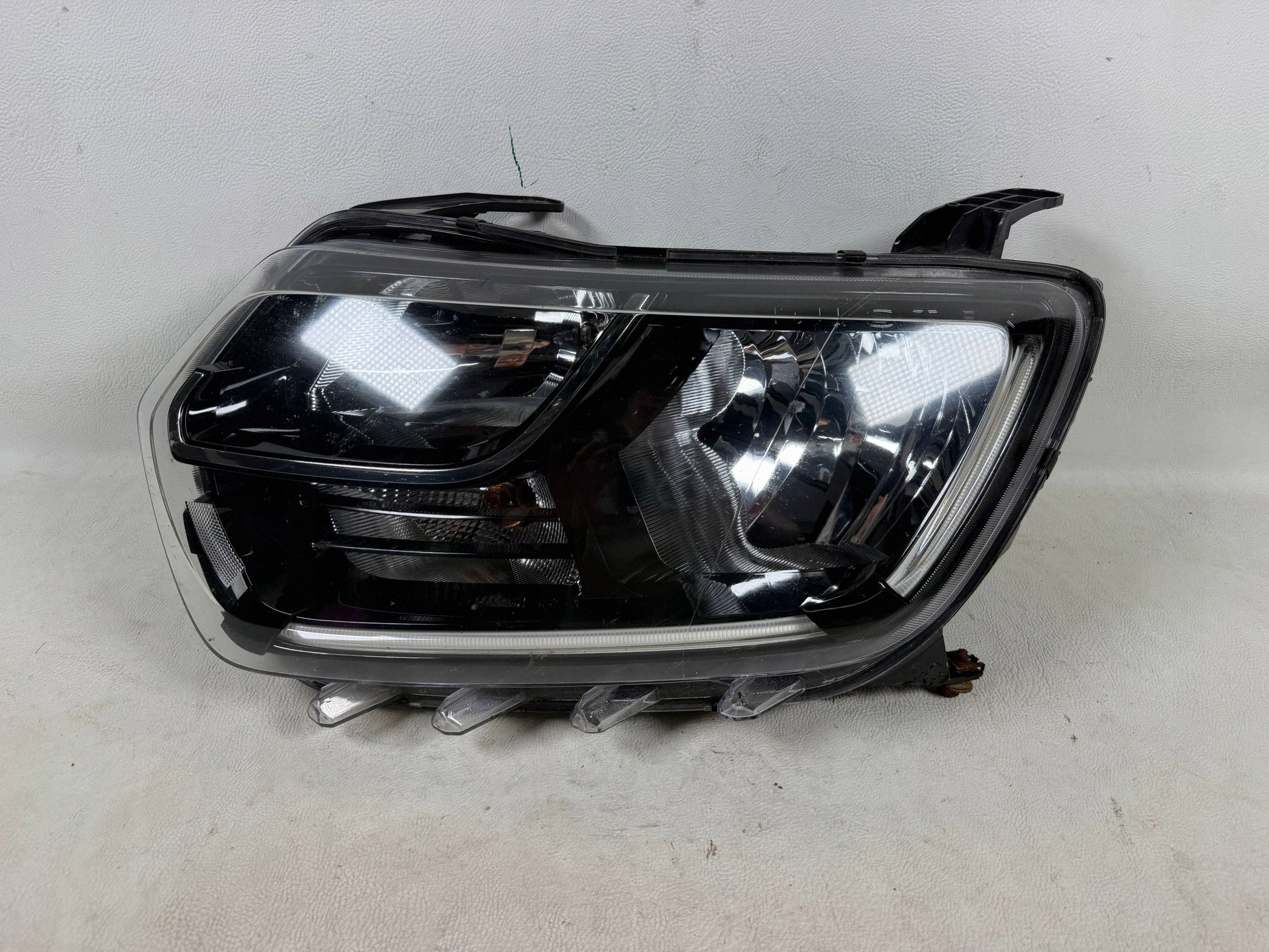 Dacia Duster 2 II 17- light left front front