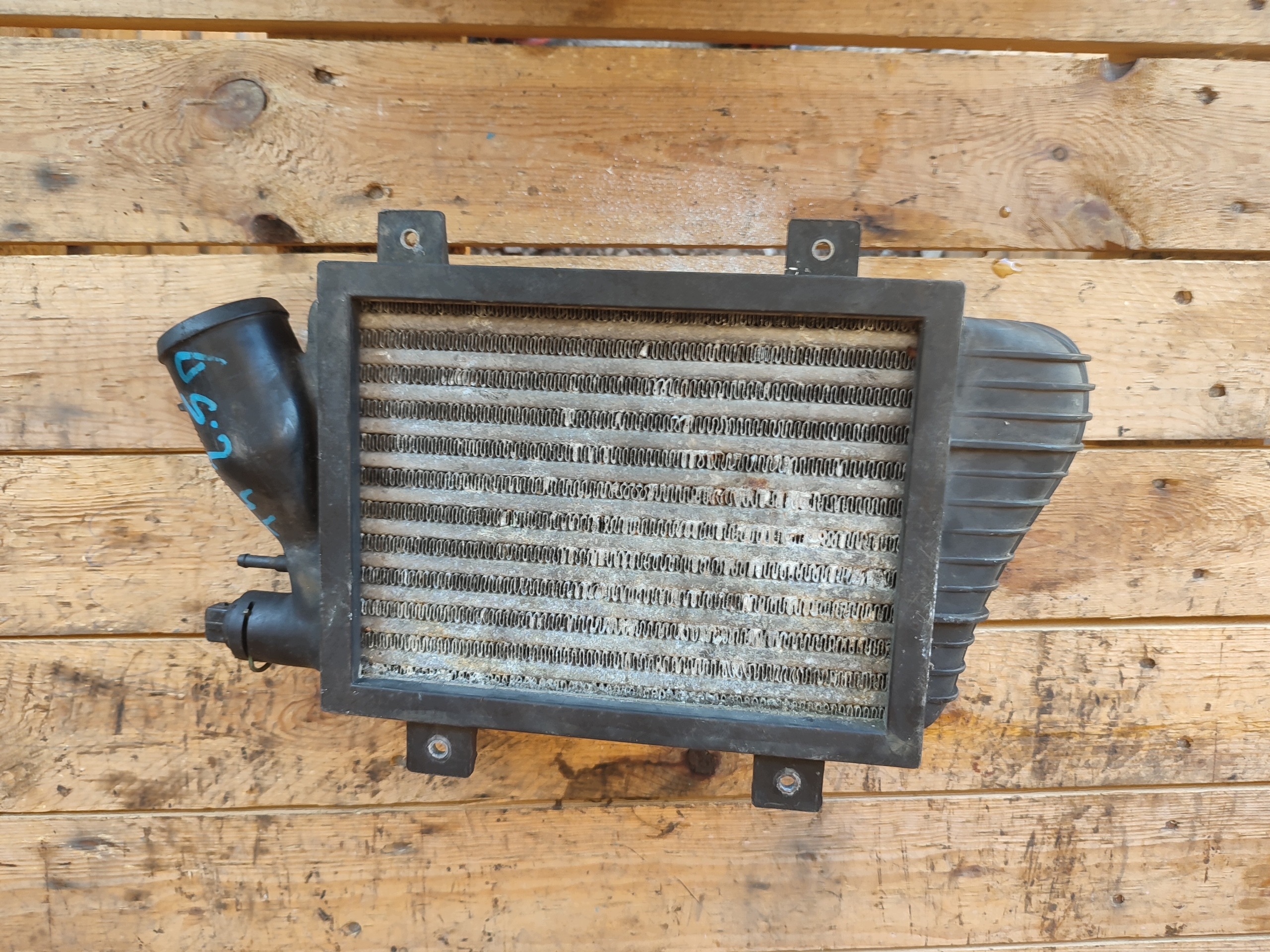 INTERCOOLER Kühler luft VW TRANSPORTER T4 2.5 TDI 90-03 701145805A