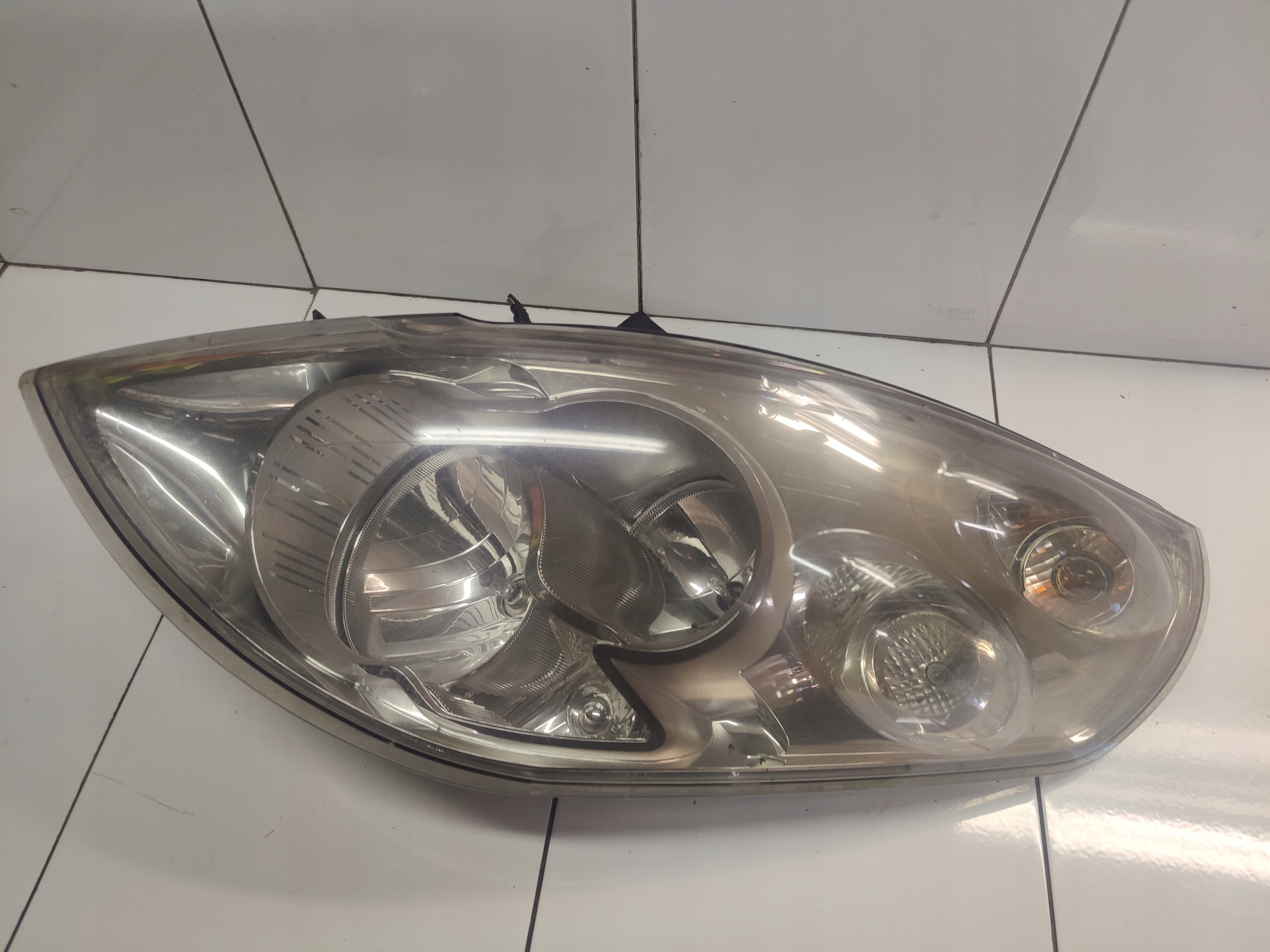RENAULT MASTER III light left left front 170646-01 UK ANGLIA