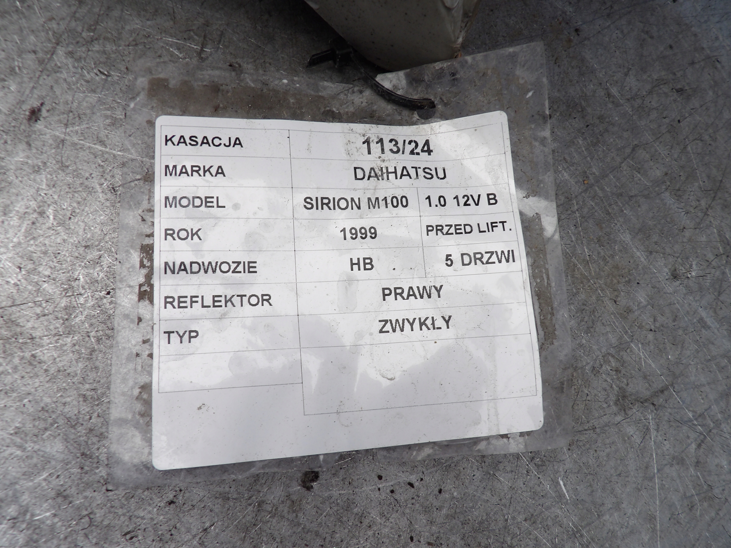 Daihatsu Sirion M100 light front right 1,0B