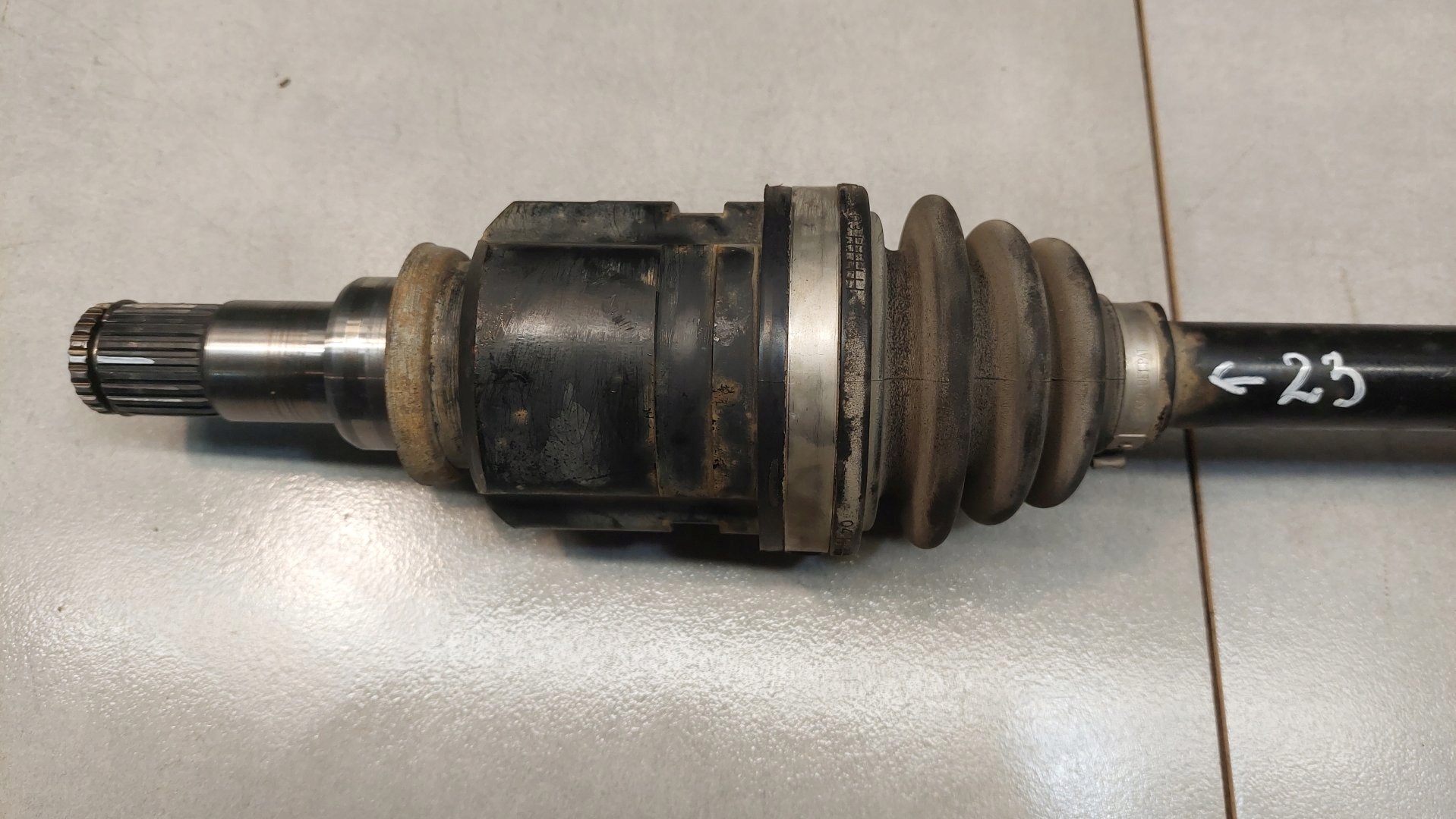 semi-axis left short. TOYOTA YARIS 1.0