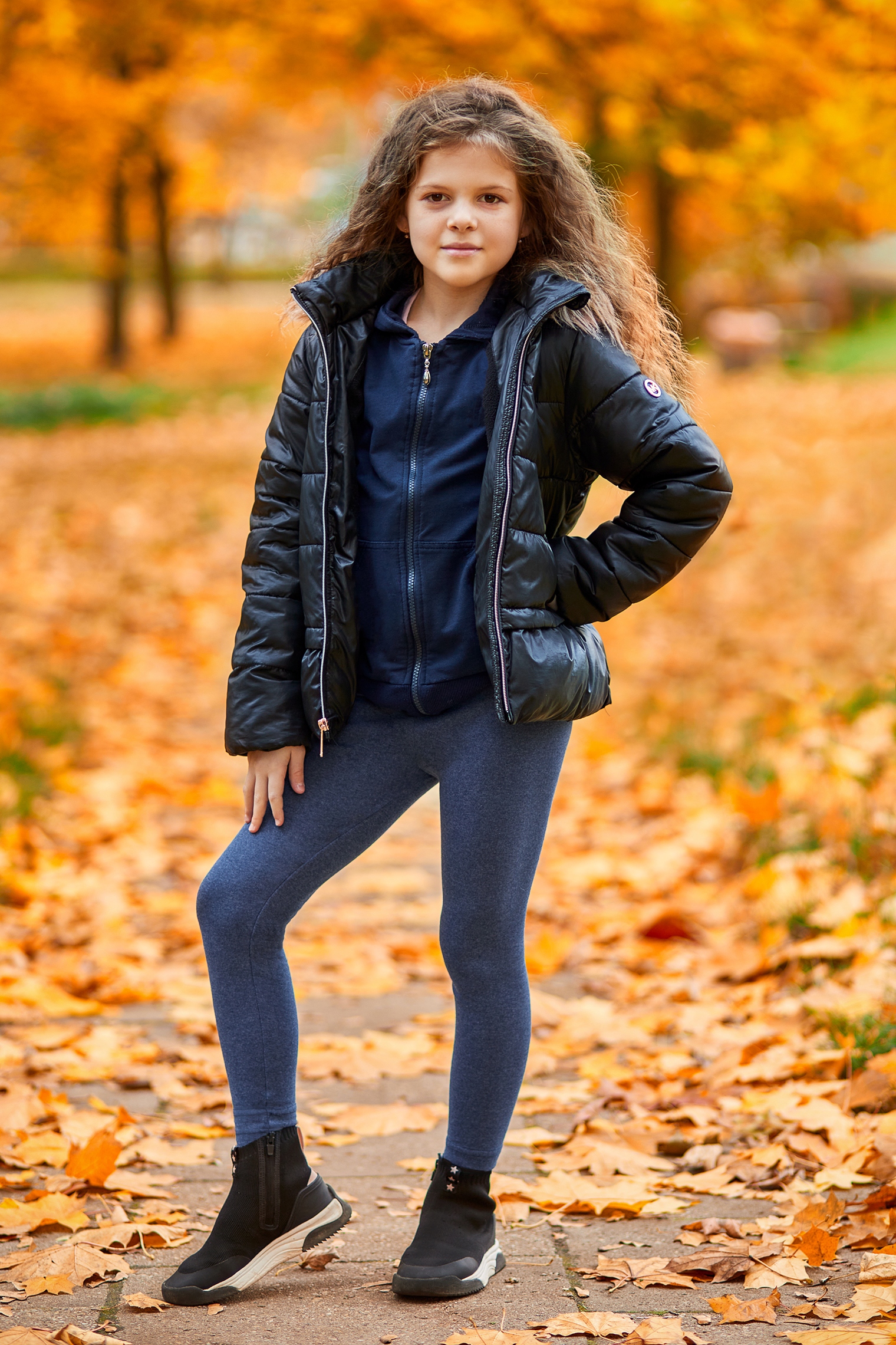 OCIEPLANE Legginsy dziecięce zimowe CZ D1Z 146 Wzór dominujący bez wzoru