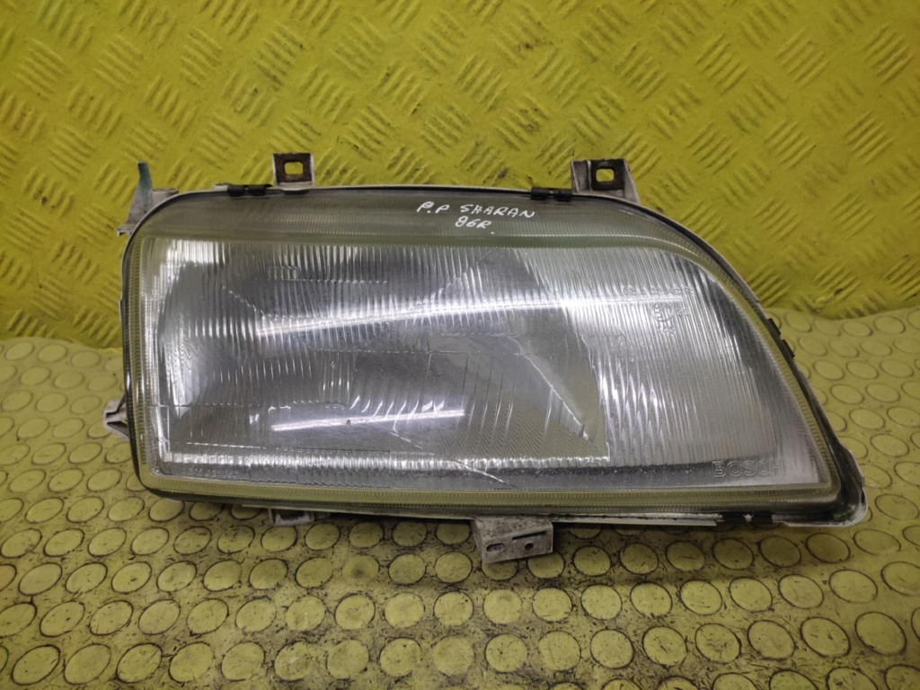 VW SHARAN and REFLEKTOR light right front