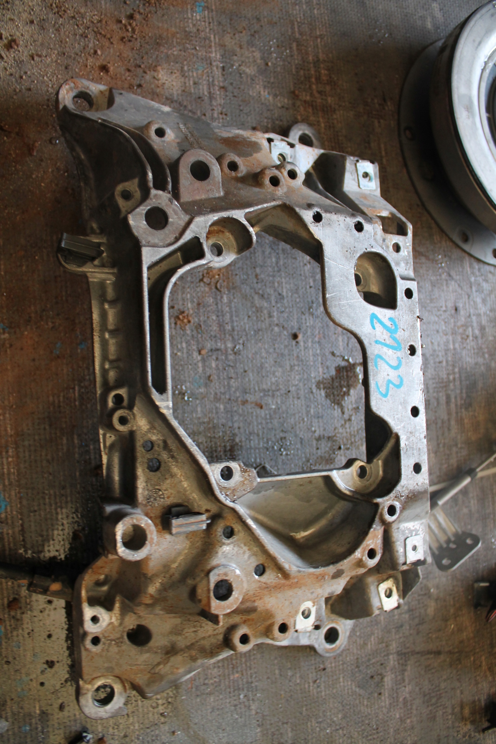 2123. Supporto cambio ingranaggi AUDI 4M4399263AB