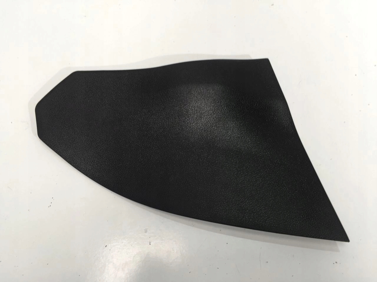 KIA CEED III 2020 OSŁONA ZAŚLEPKA TUNEL ŚRODKOWY L