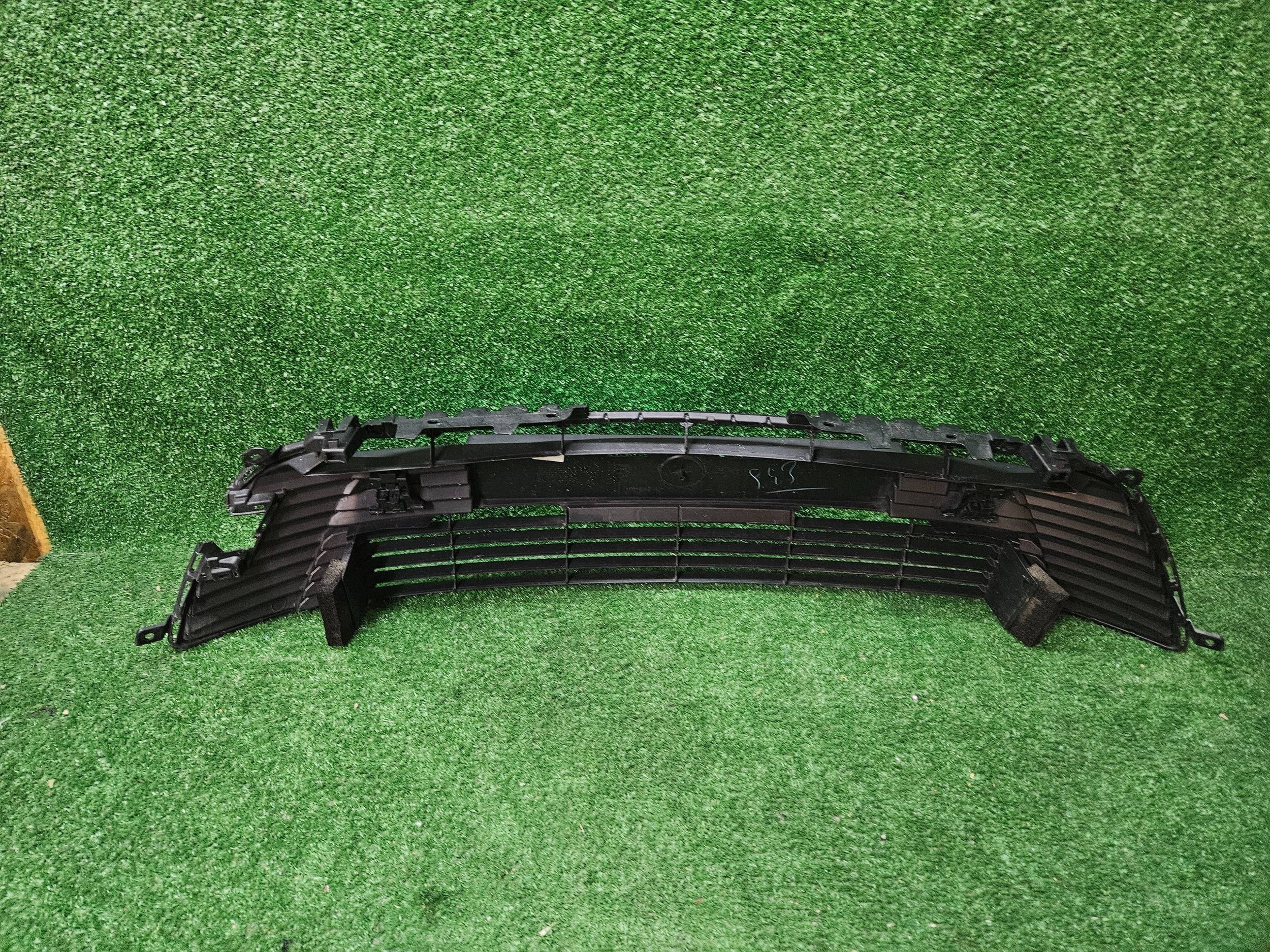 grille pare choc avant TOYOTA COROLLA E21 berline 19- NR.297