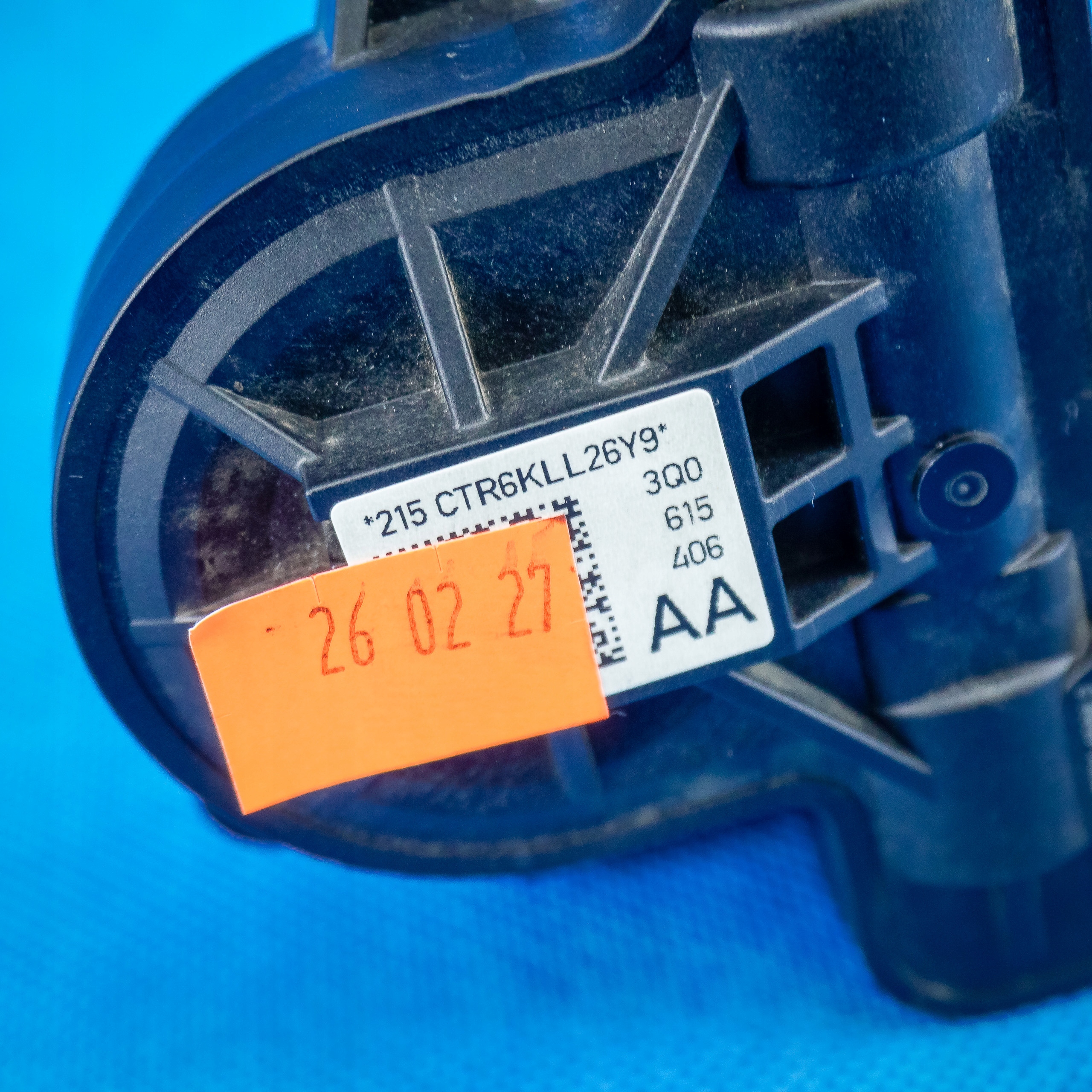 engine electric brake right Audi Q3 83A 3Q0998281A 28 km original