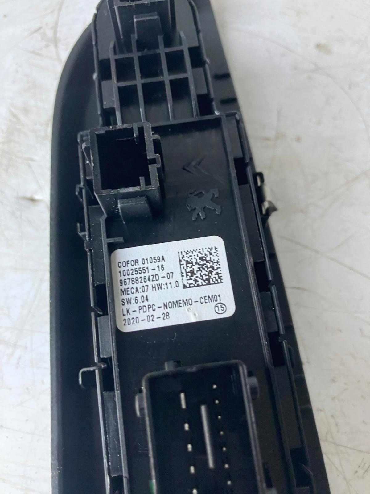 Bouton PANEL Vitre Rétroviseur OPEL CORSA F 96788264ZD