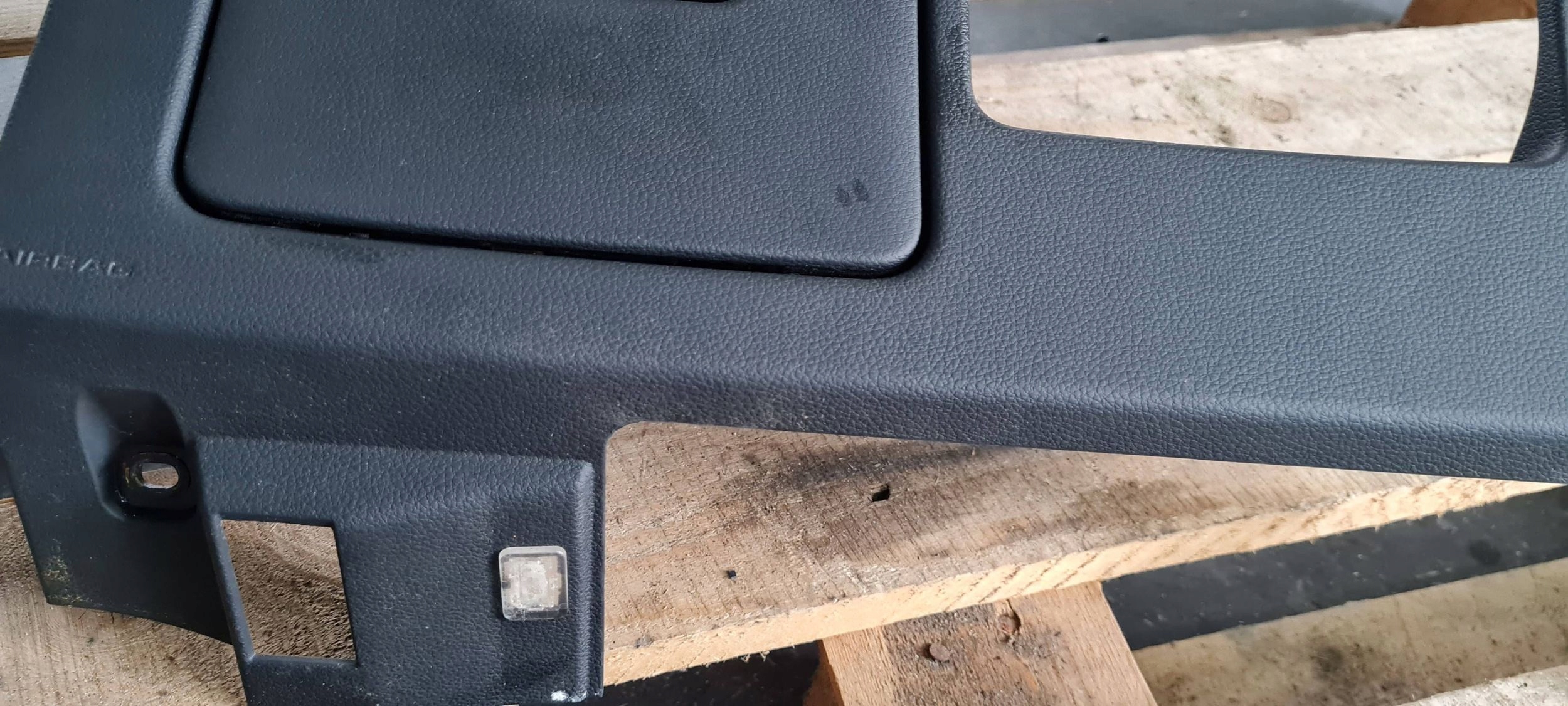 Q3 83A cover below steering wheel, passenger compartment 83B863075 EU
