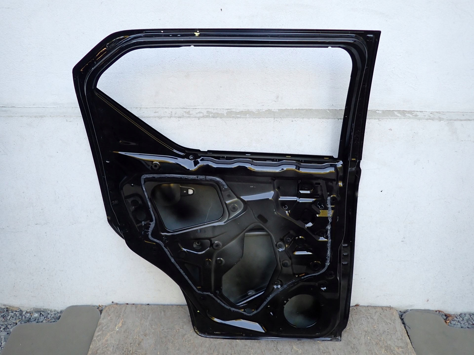 door left rear. left rear part SUZUKI IGNIS 3 III MF 2017