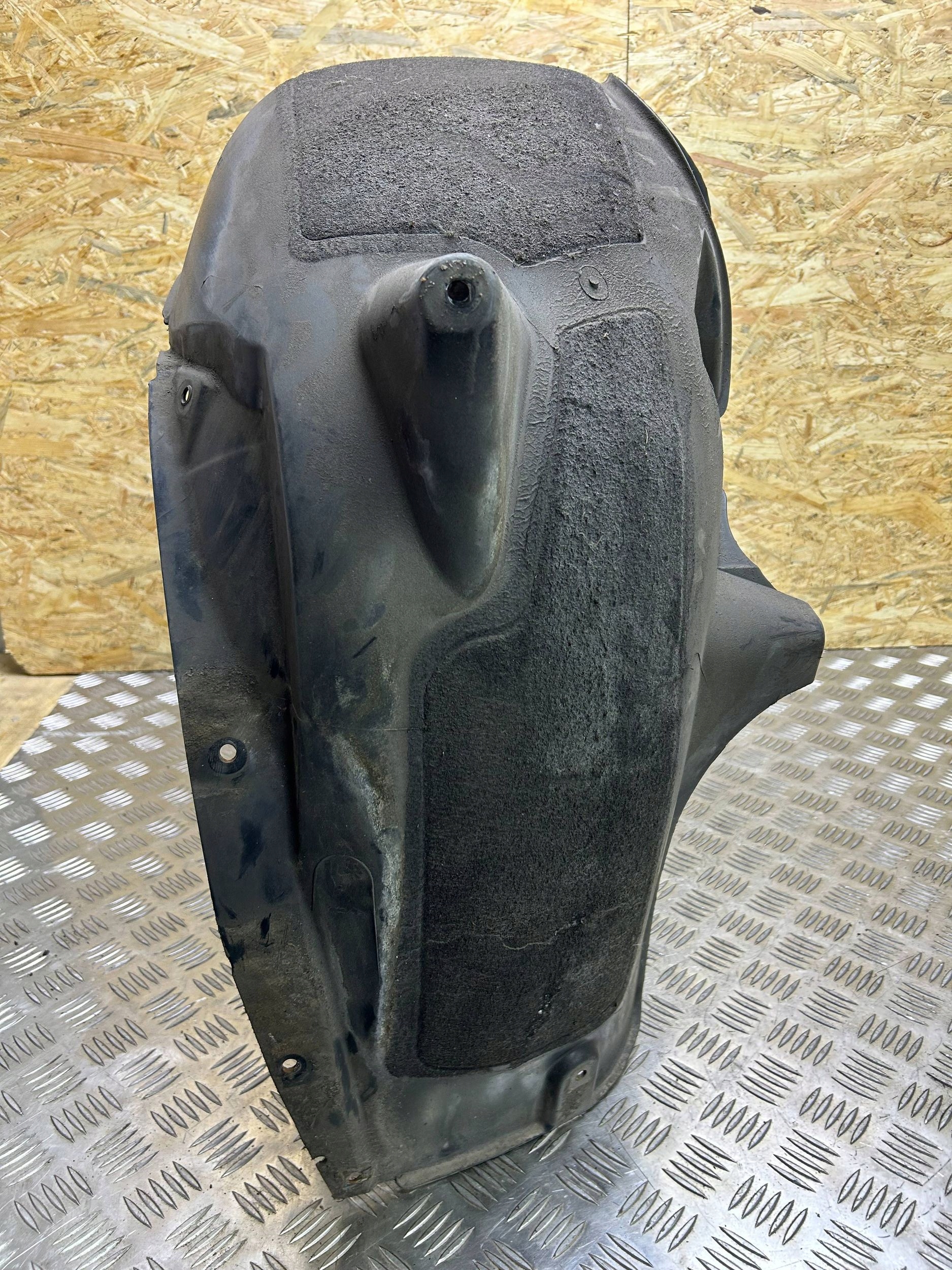 mudguard rear. left cover BMW 5 E60 2005 7896623