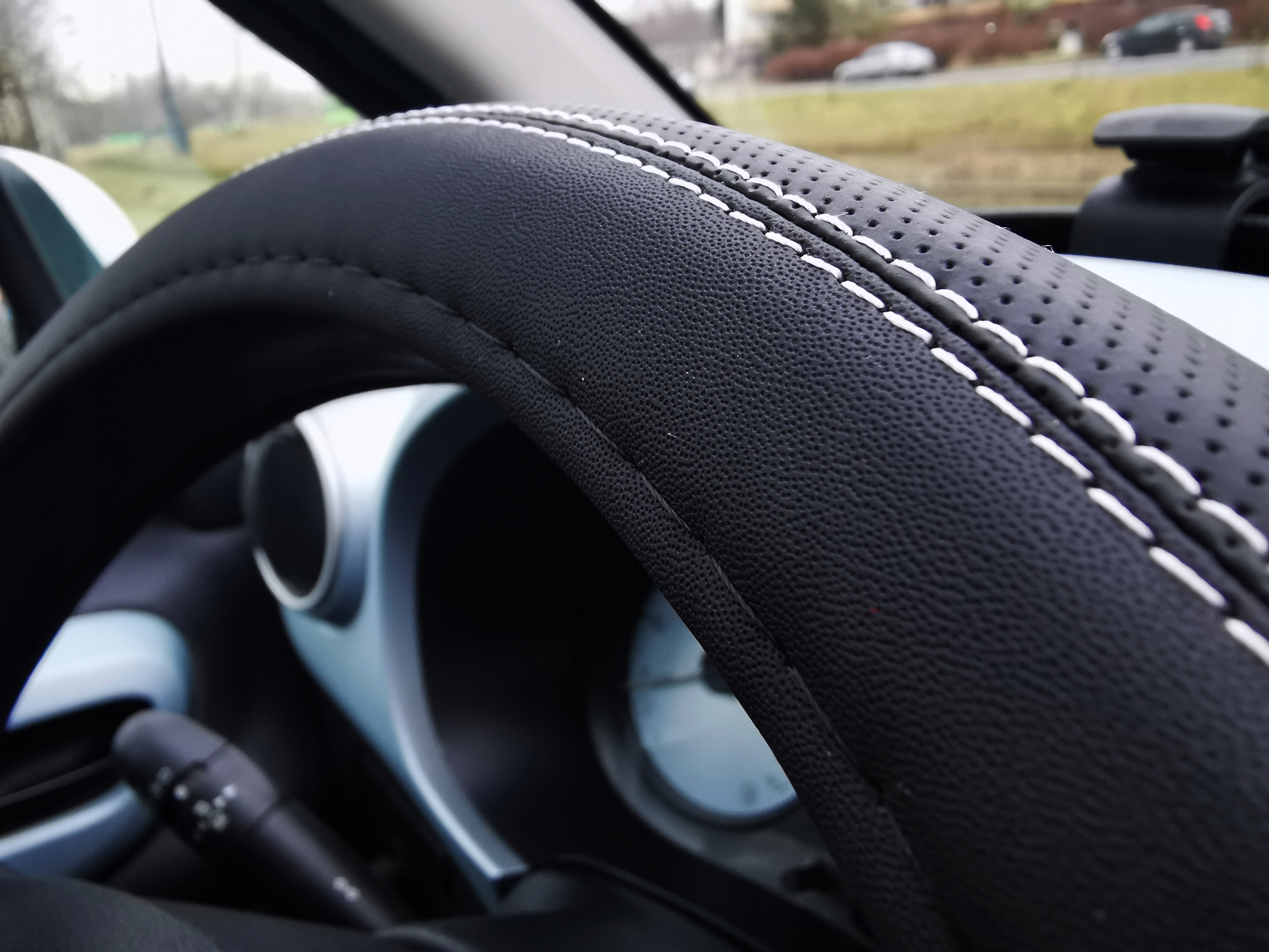 Pokrowiec na kierownice VW Golf 4 5 6 Passat B5 B6 B7 Up Jetta czarny mat Producent inny