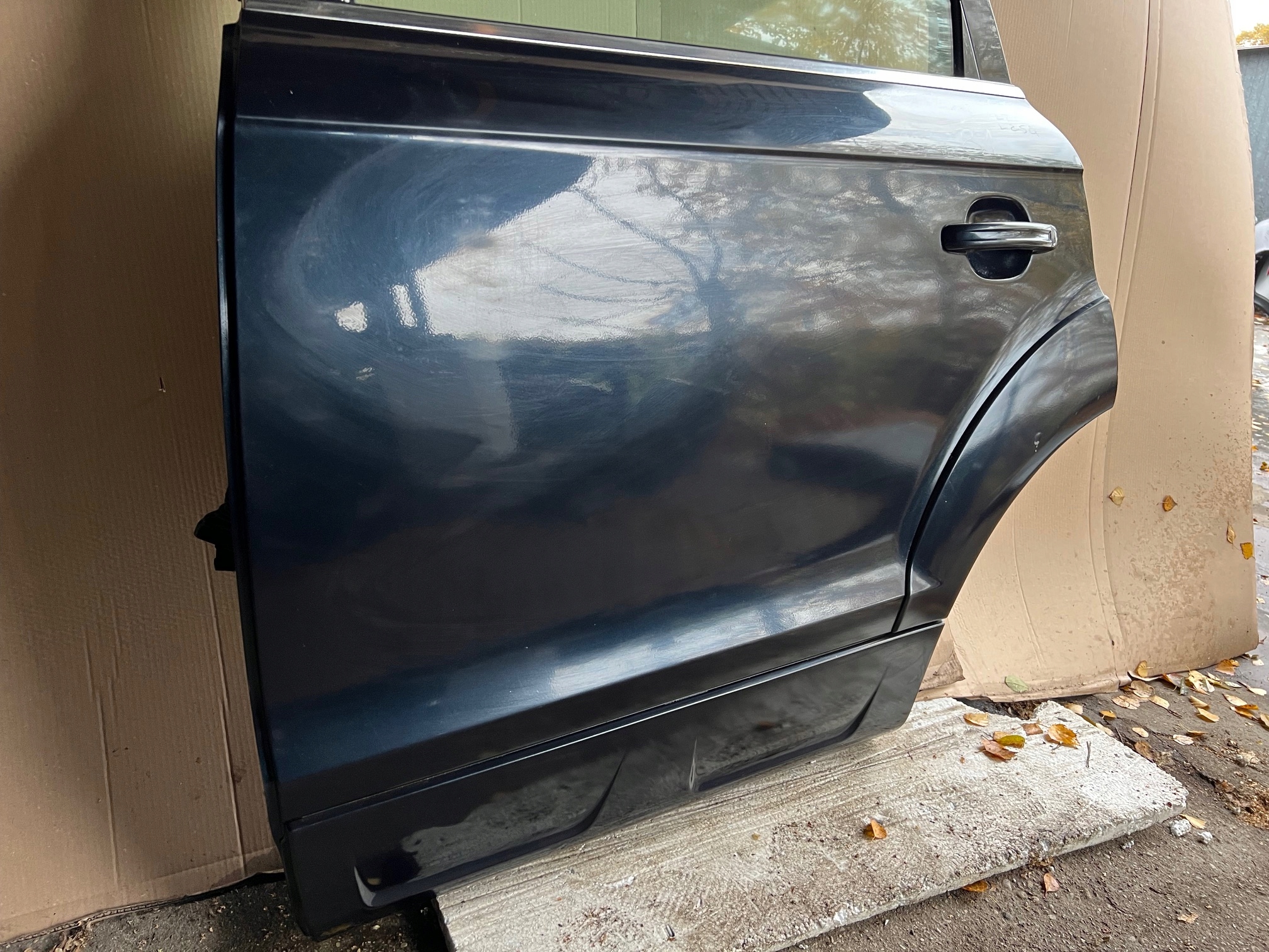 AUDI Q7 4L door left rear part left rear. LZ5Q