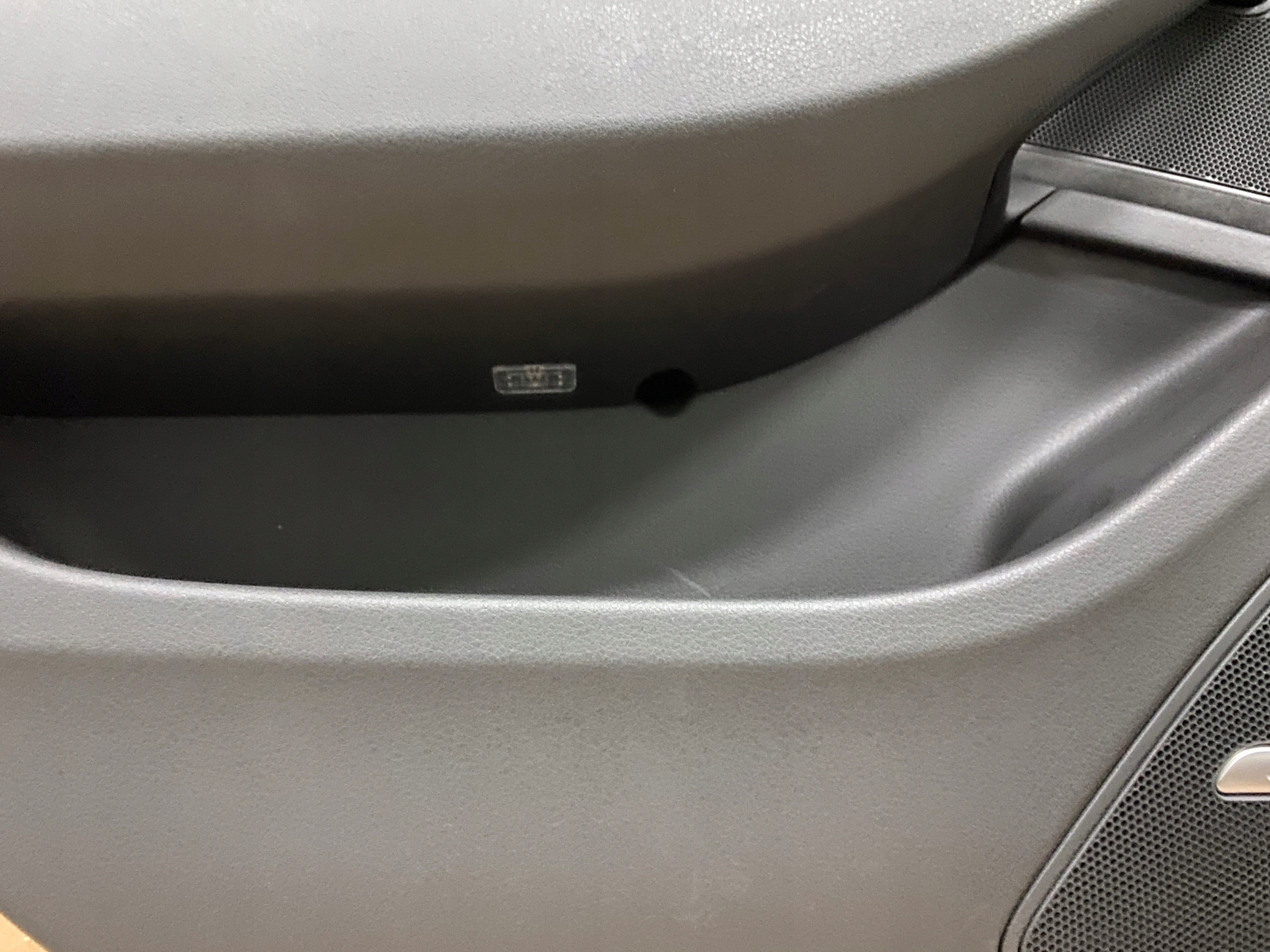 AUDI A8 4H D4 side door left rear part