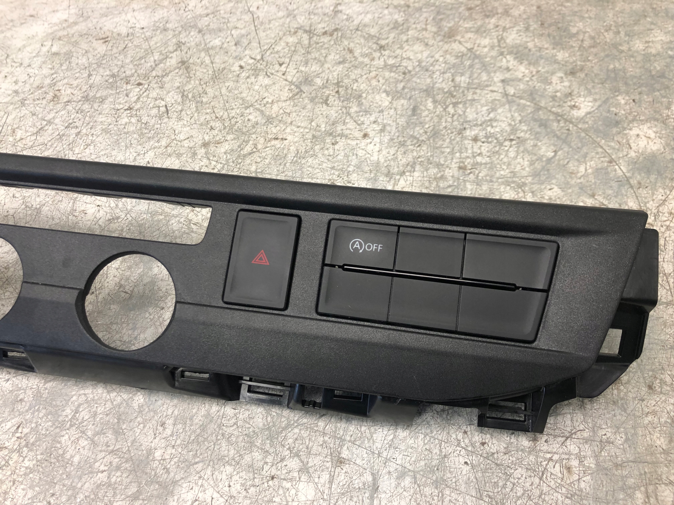RÁM DEKOR PANELU klimatizaci VW T6.1 7L1857200A