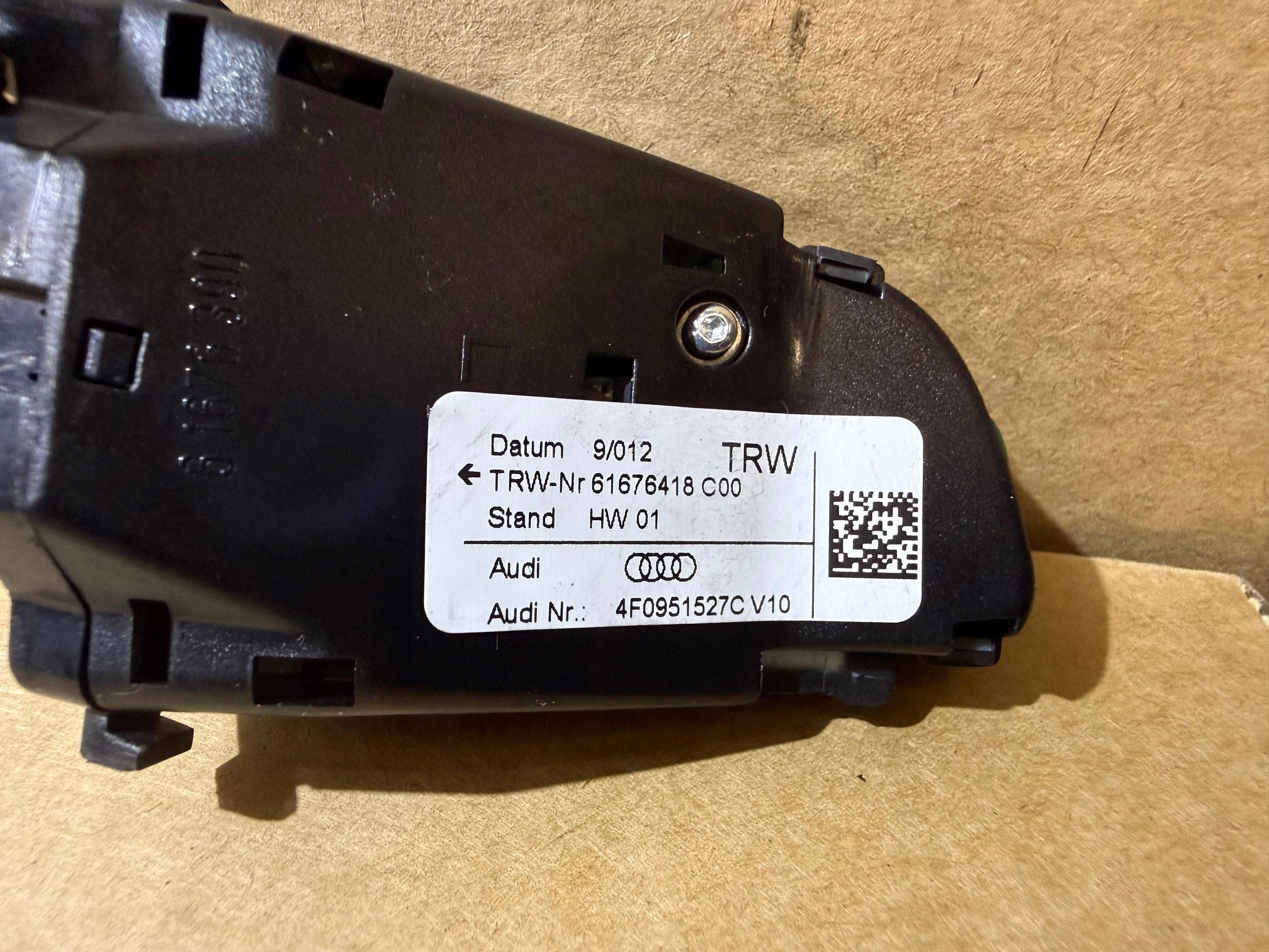 AUDI A6 A4 A5 Schalter des Lenkrads MULTIFUNKCJI 4F0951527C 4F0951527D