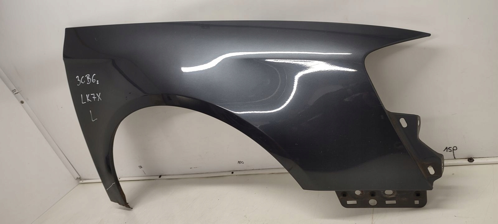 fender right front front VW Passat B6 kombi LK7X