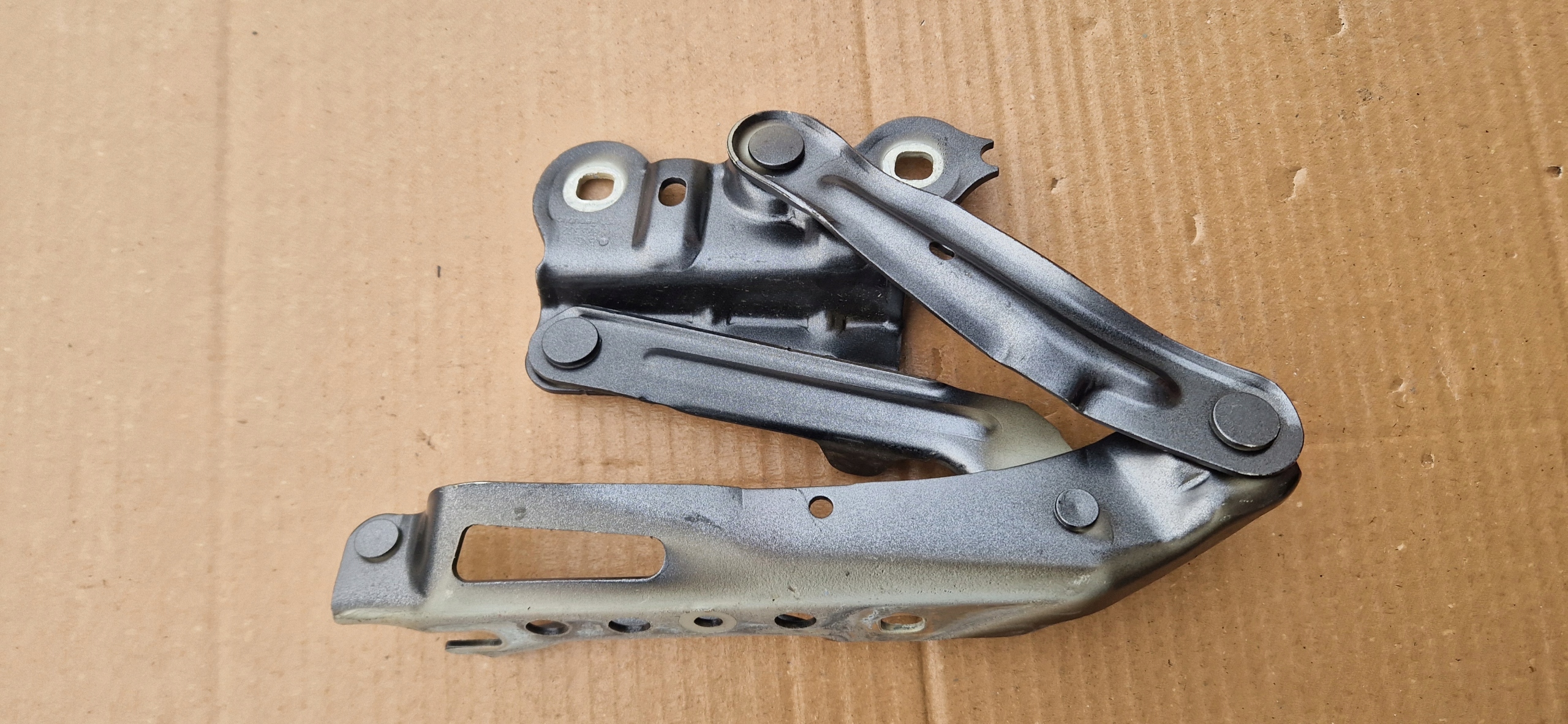 hinge bonnets SKODA SUPERB III 2015- W colour LF7M 3V0823302 right