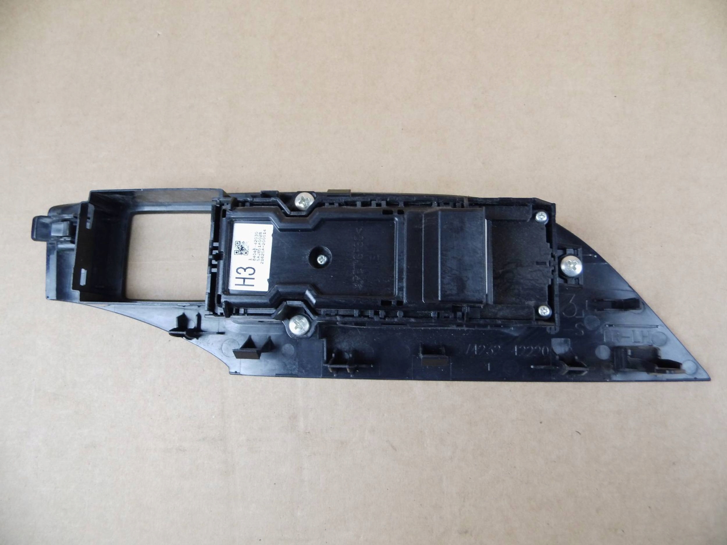 Toyota RAV4 V 2018+ panel window control switch left front front 84040-42030